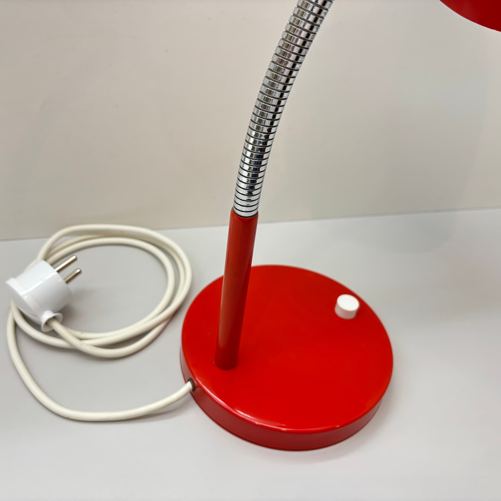 Lampka biurkowa, czerwony, metal lakierowany, chrom, Niemcy, lata 70. - 224063