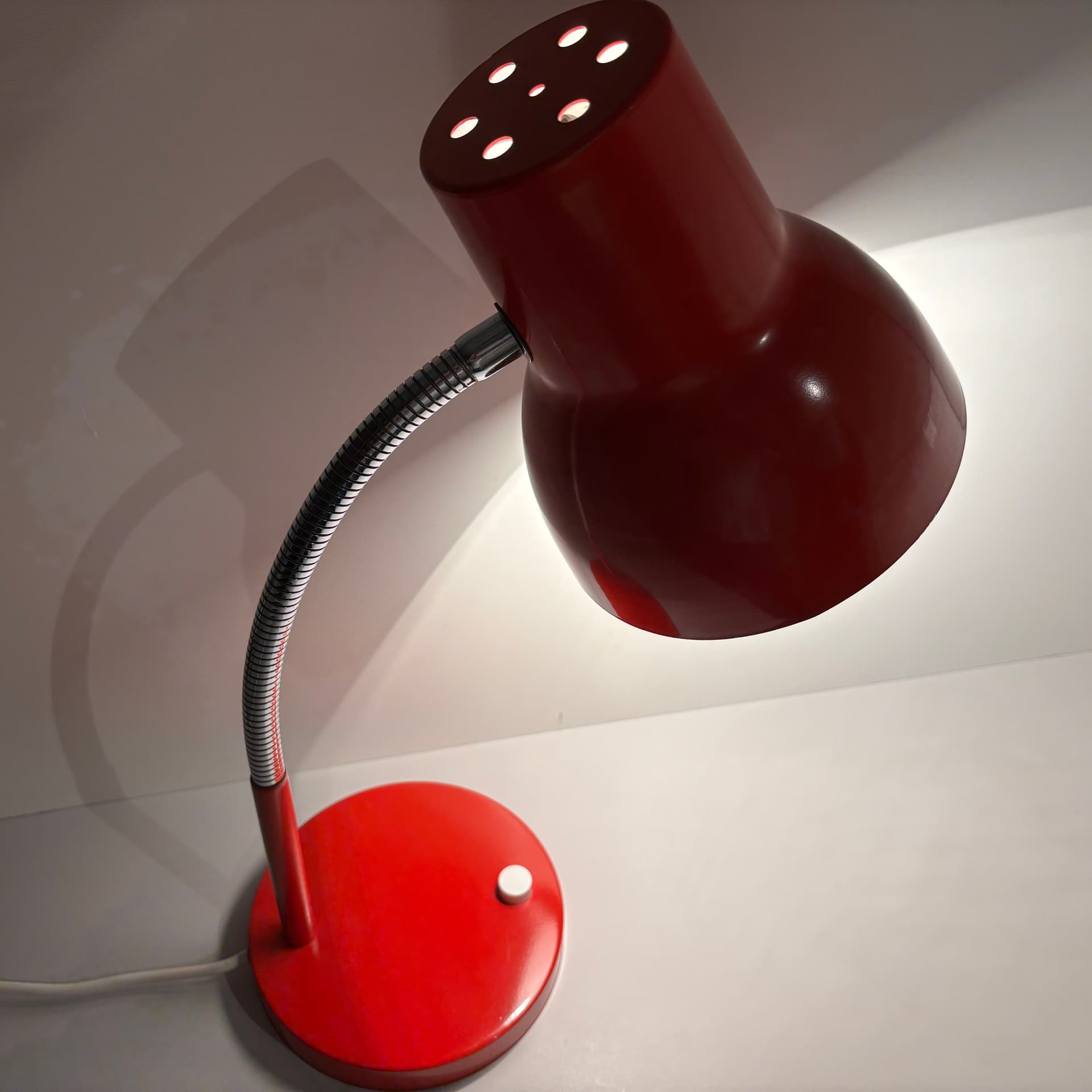 Lampka biurkowa, czerwony, metal lakierowany, chrom, Niemcy, lata 70. - 224058