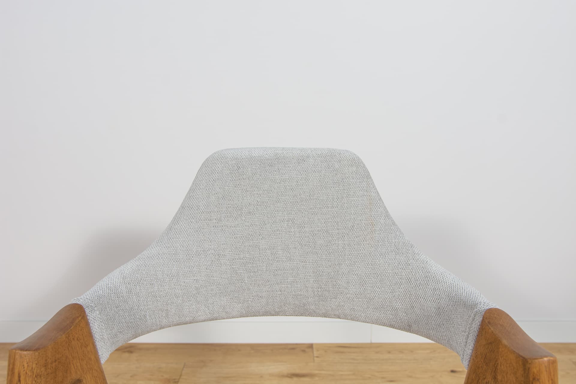 Komplet czterech krzeseł Compass, dąb jasny, tkanina szara, proj. K. Kristiansen, Dania, lata 60. - 224416