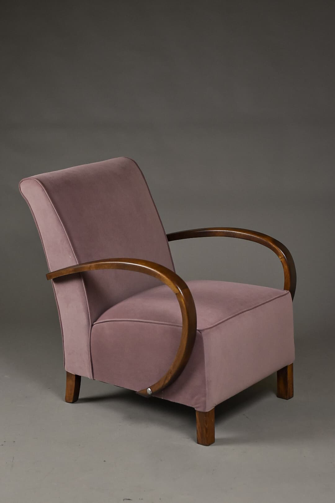 Fotel klubowy Art Déco, velvet fioletowy, drewno brązowy, Polska, lata 30. - 224562