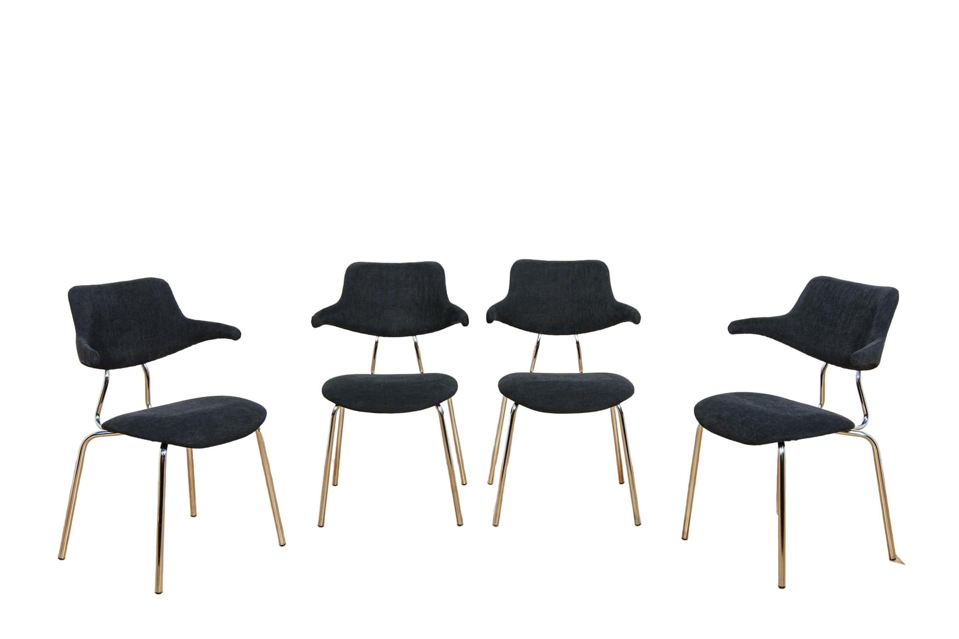 Komplet czterech krzeseł VL118, tkanina czarna, chrom, proj. V. Larsen, Vermund Larsen A/S, Dania, lata 60.