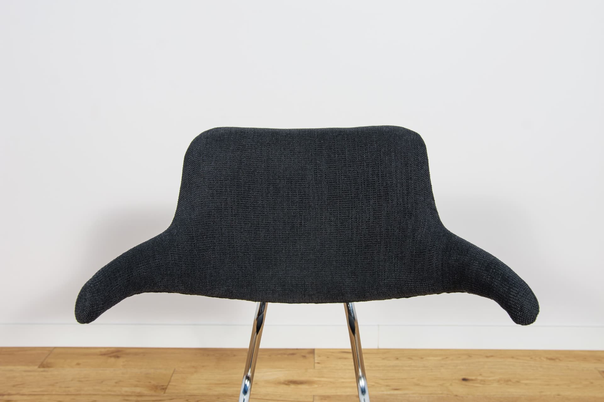 Komplet ośmiu krzeseł VL118, tkanina czarna, chrom, proj. V. Larsen, dla Vermund Larsen A/S, Dania, lata 60. - 224638