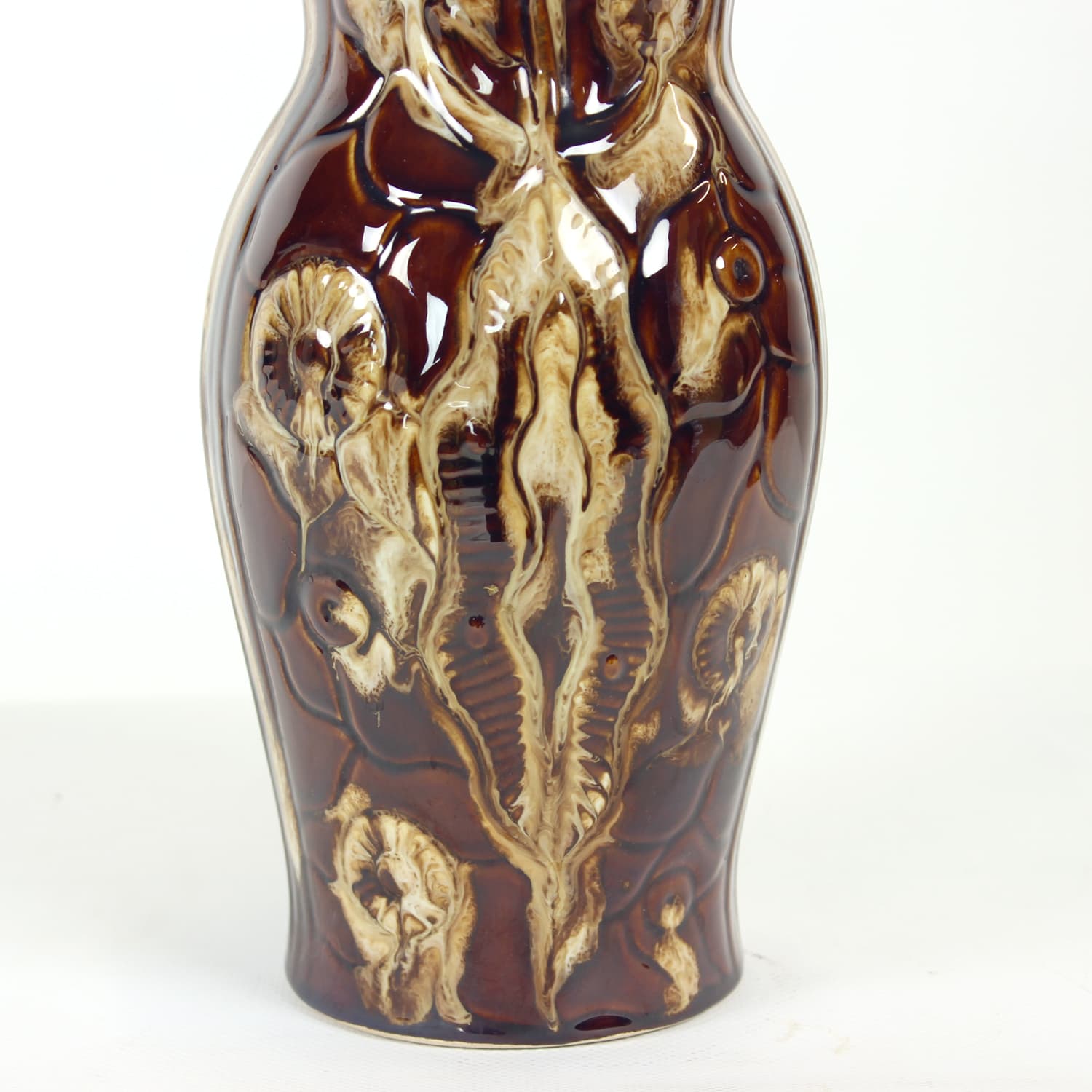 Vase trompe l’œil, brown, porcelain, Czechoslovakia, 1960s. - 224692