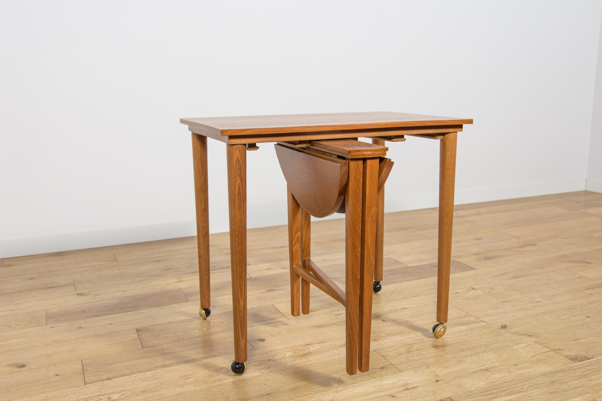 Komplet stolików gniazdowych, teak brązowy, buk, proj. P. Hundevad, Czechosłowacja, lata 60. - 224741