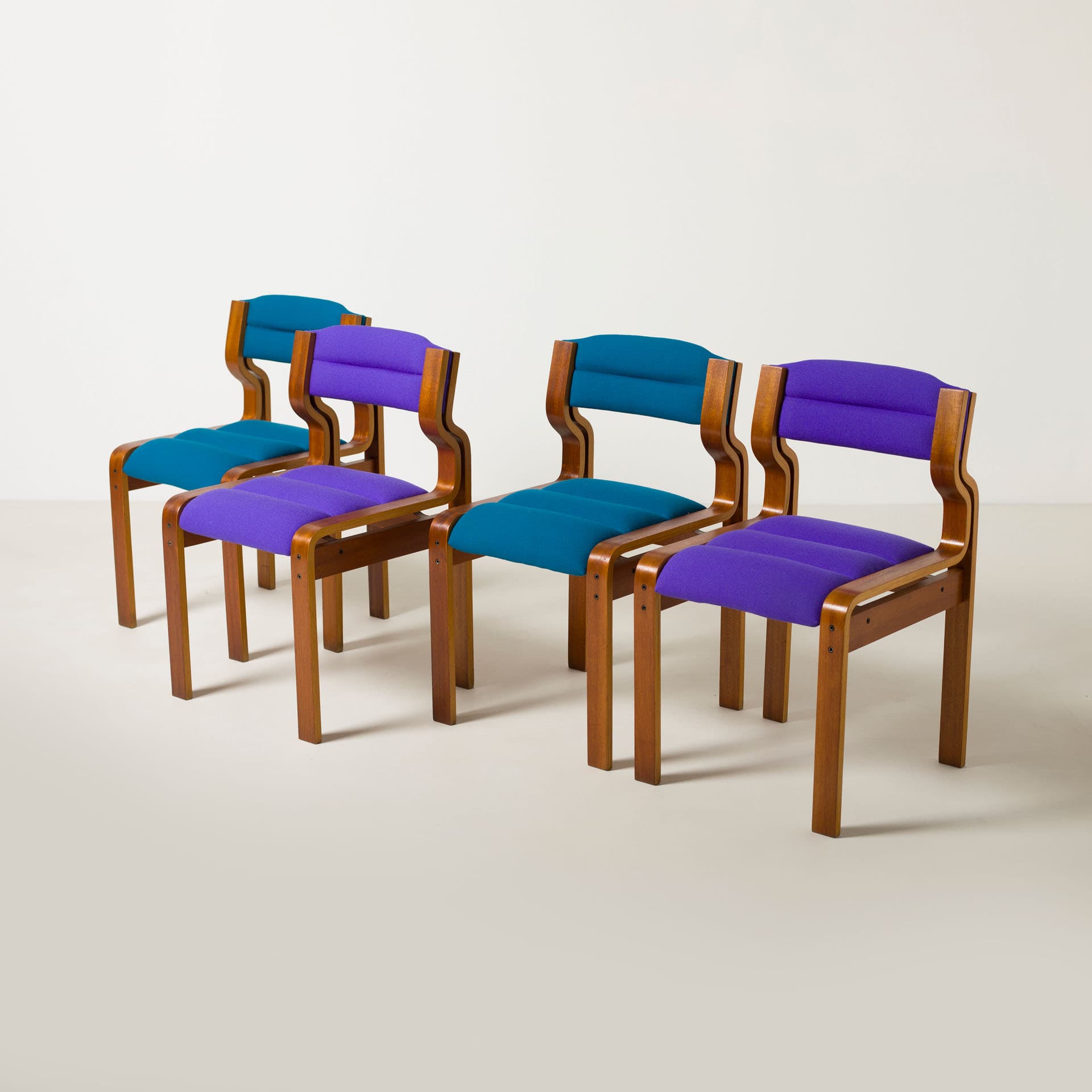 Komplet krzeseł, mahoniowa sklejka, proj. L. Volák, Dřevopodnik Holešov, Czechosłowacja, lata 70. - 225050