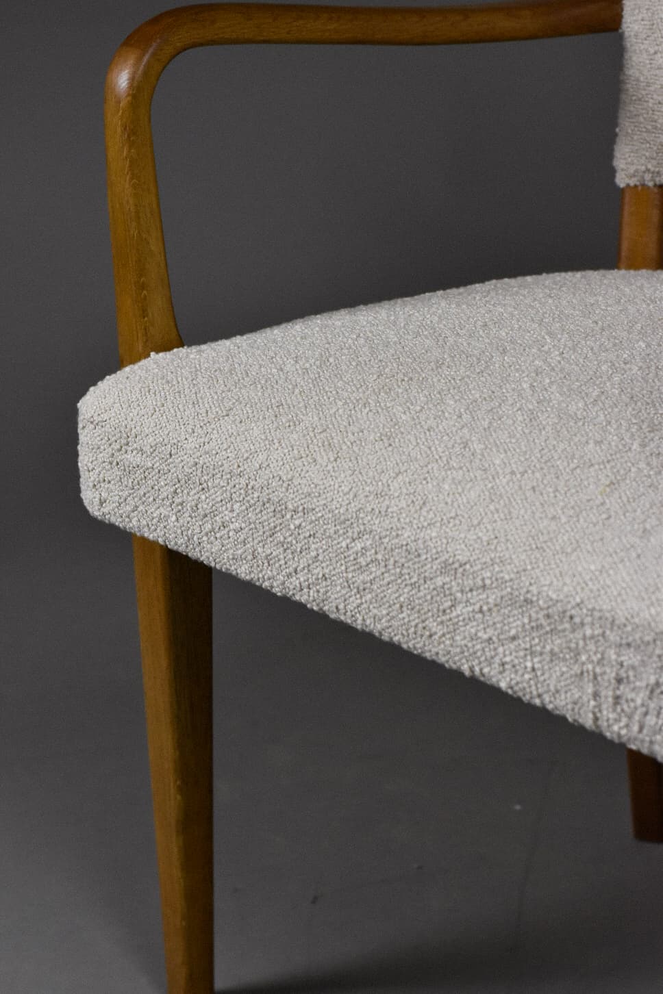 Fotel skandynawski, bouclé beżowy, dąb, lata 50. - 225159