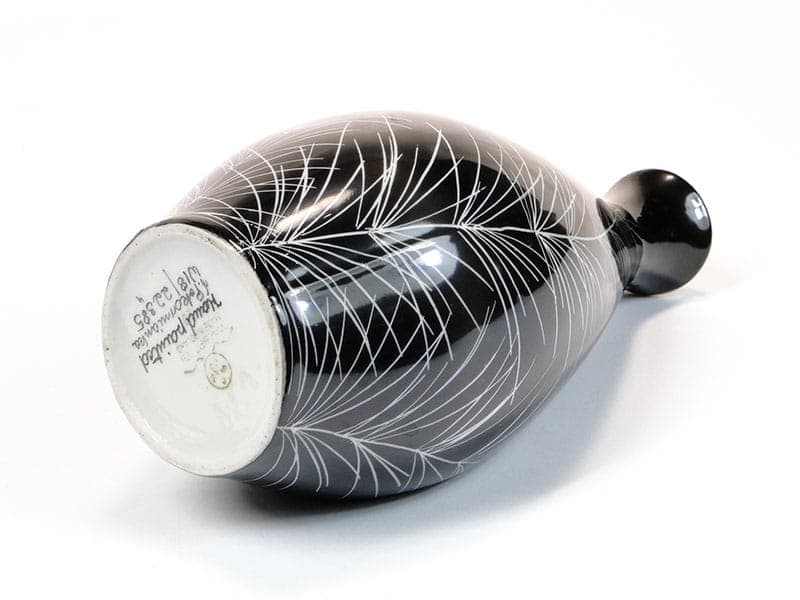 Vase, black porcelain, by L. Pokornianka, Poland, 1960s. - 225448