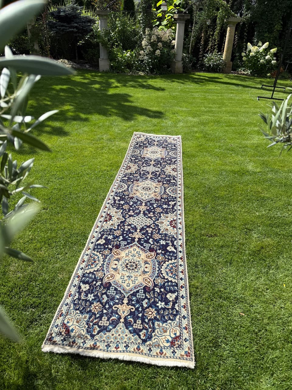 Chodnik perski Nain 385x85 cm, niebieski, wełna jedwab, Iran - 225598
