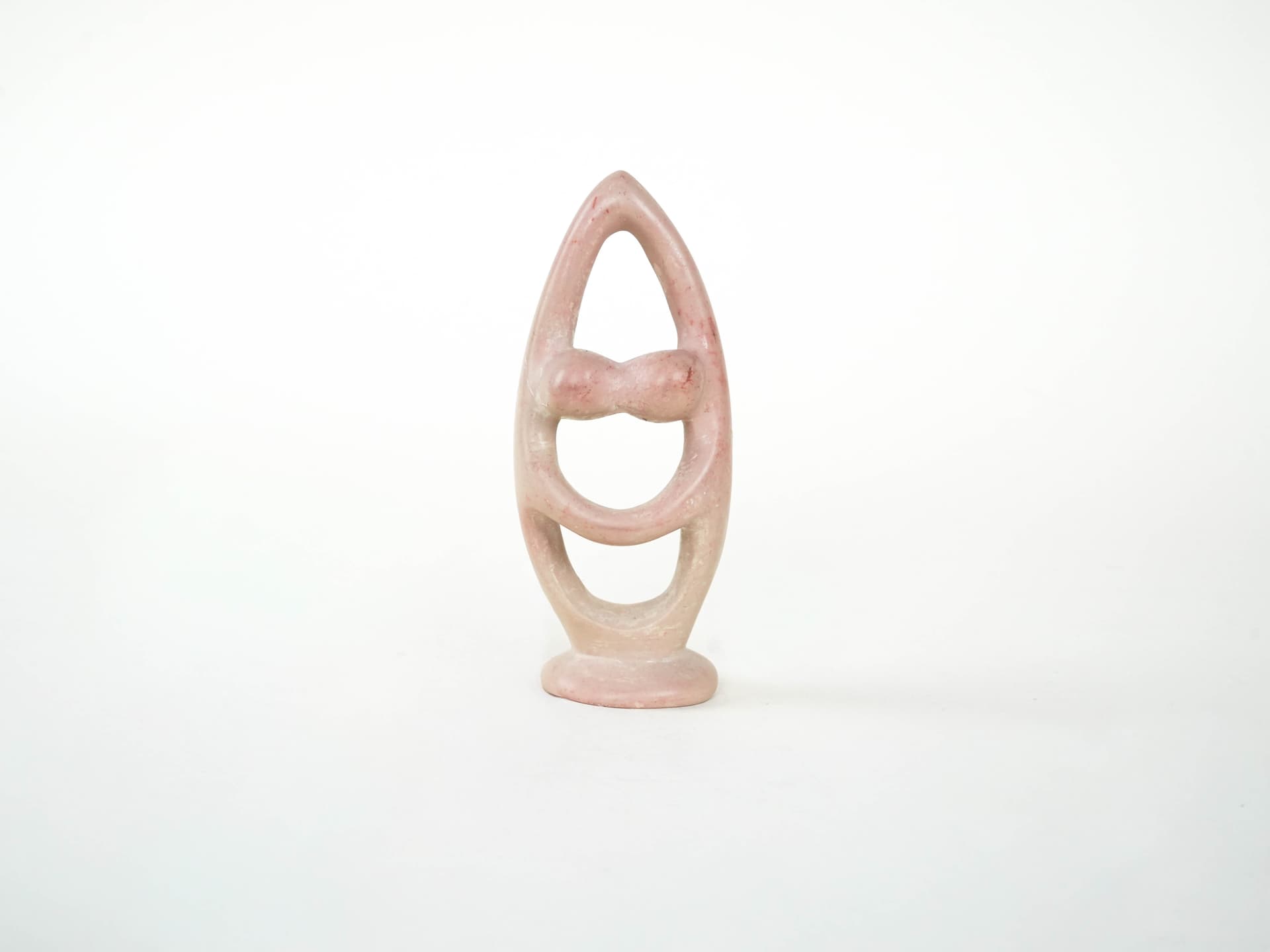 Rzeźba abstrakcyjna, różowy kamień, Dania, lata 80. - 225877