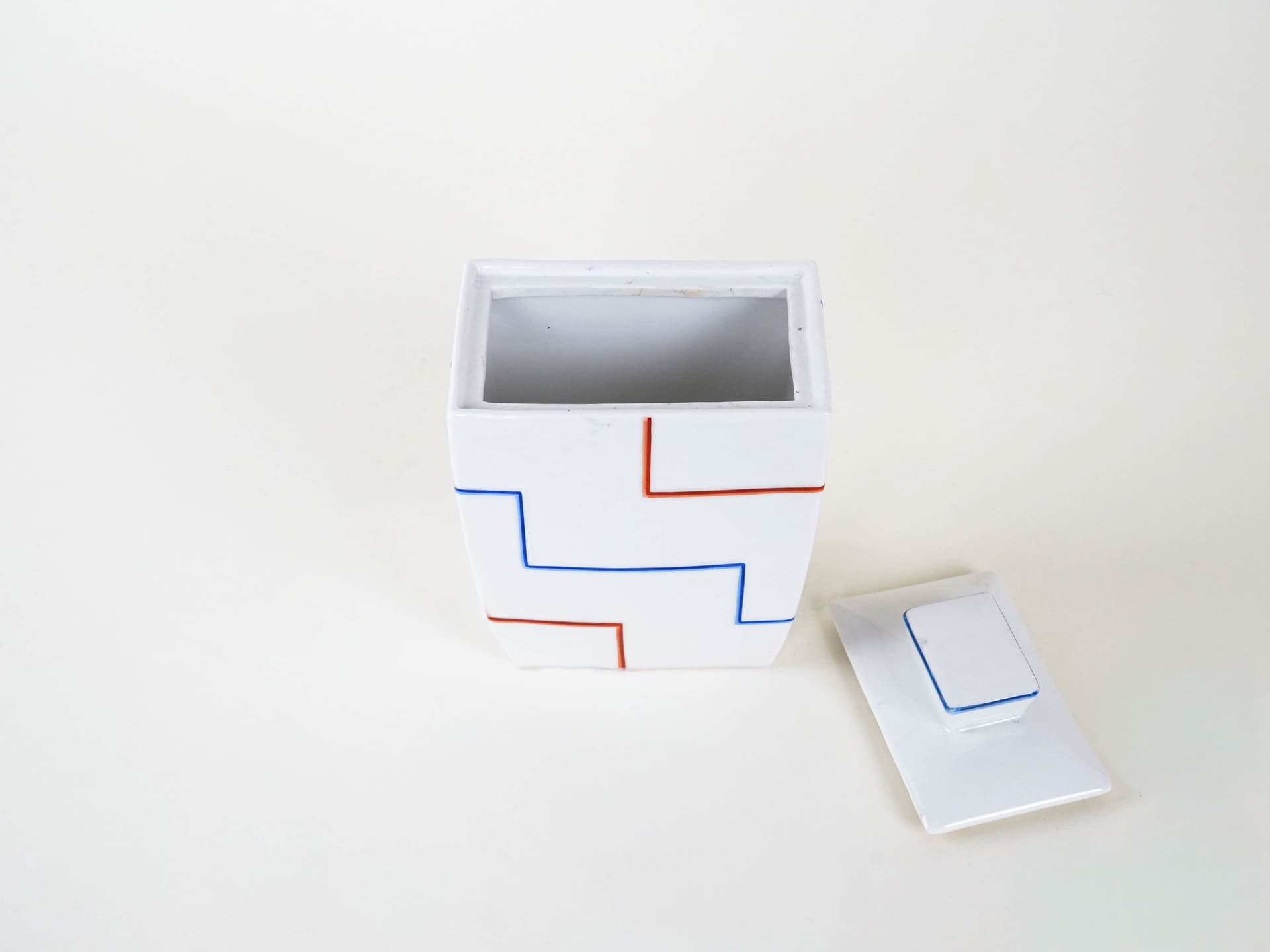 Wazon modernistyczny, biały, ceramika, Włochy, lata 70. - 225923