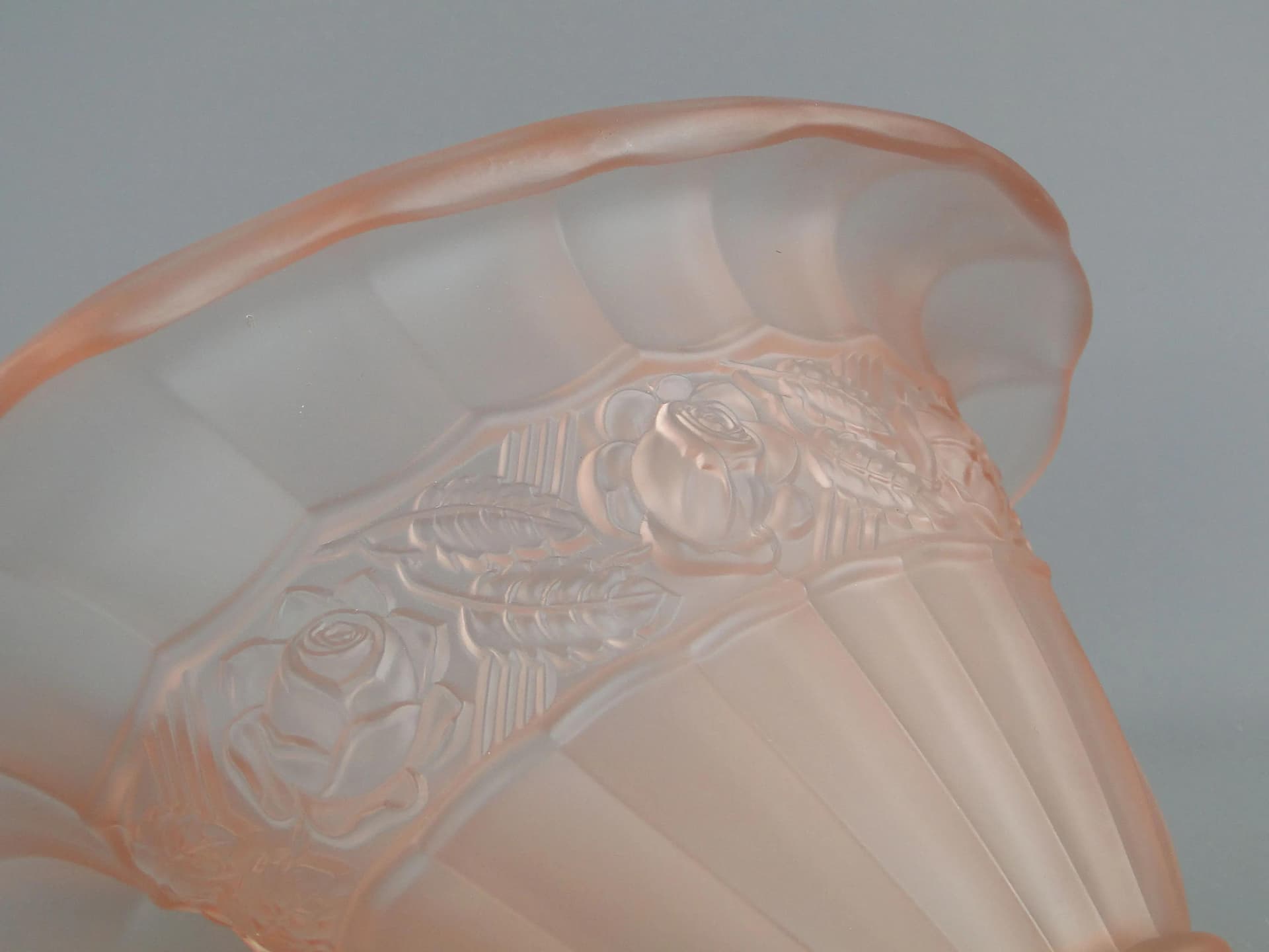 Vase Art Deco, pink matte glass, Hortensja, Poland, 1930s - 16506