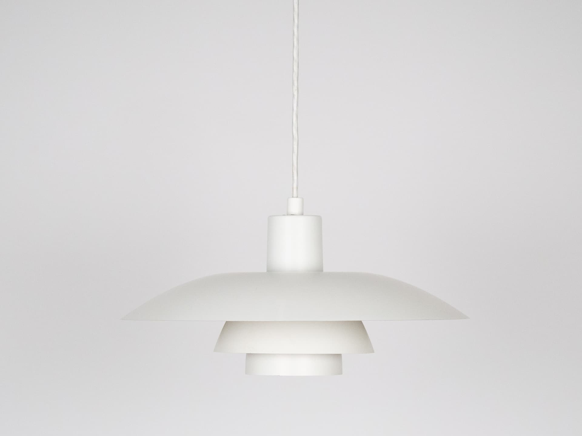 Lampa wisząca PH 4/3, biały, aluminium, proj. P. Henningsen, Louis Poulsen, Dania, lata 90. - 226325