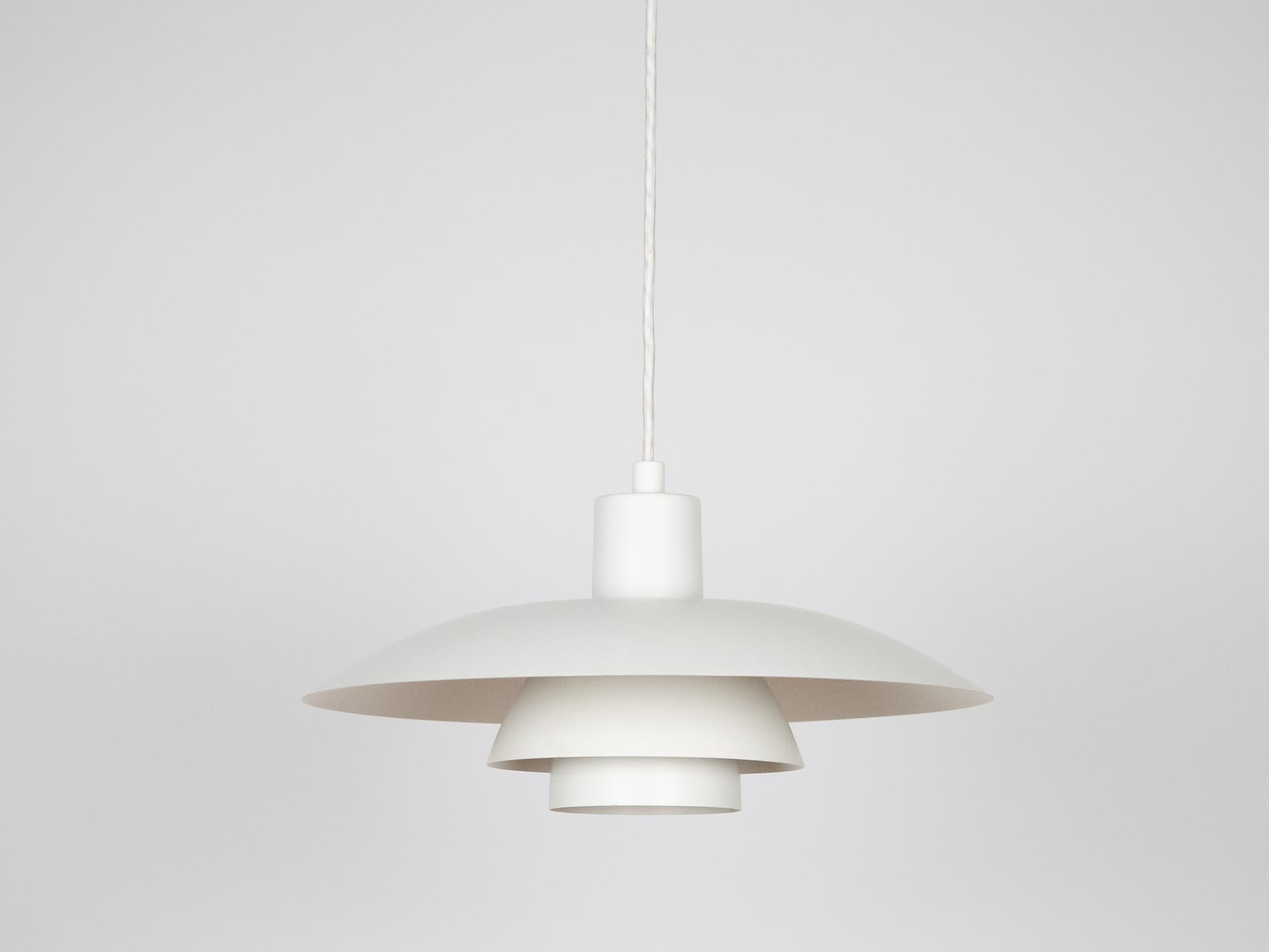 Lampa wisząca PH 4/3, biały, aluminium, proj. P. Henningsen, Louis Poulsen, Dania, lata 90. - 226327