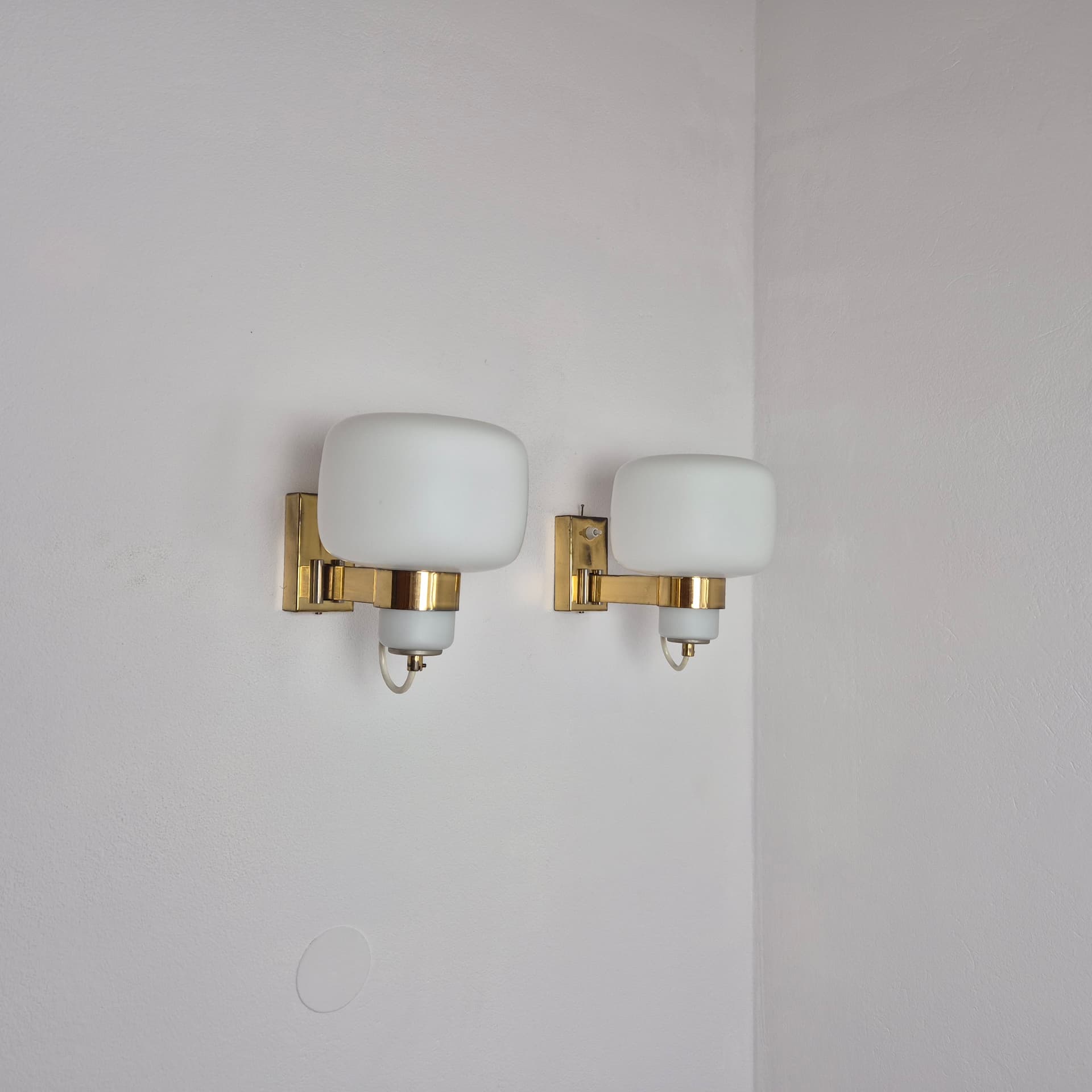 Para kinkietów, biały, szkło, Czechosłowacja, lata 60. - 226456