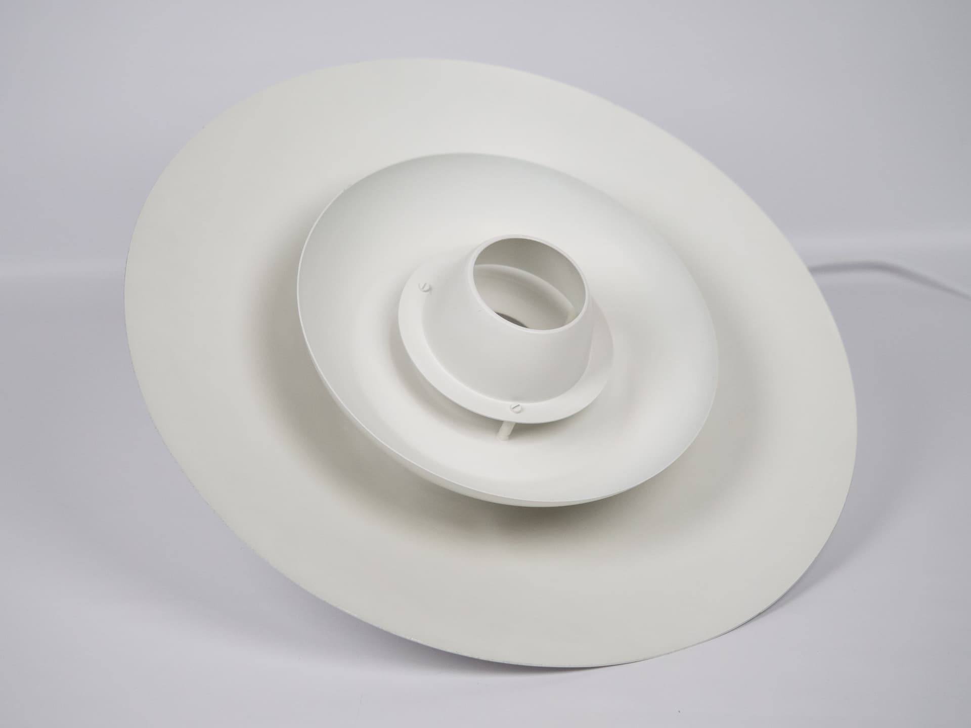 Lampa wisząca, aluminium biały, proj. K. Wiborg, Jeka, Dania, lata 80. - 227057