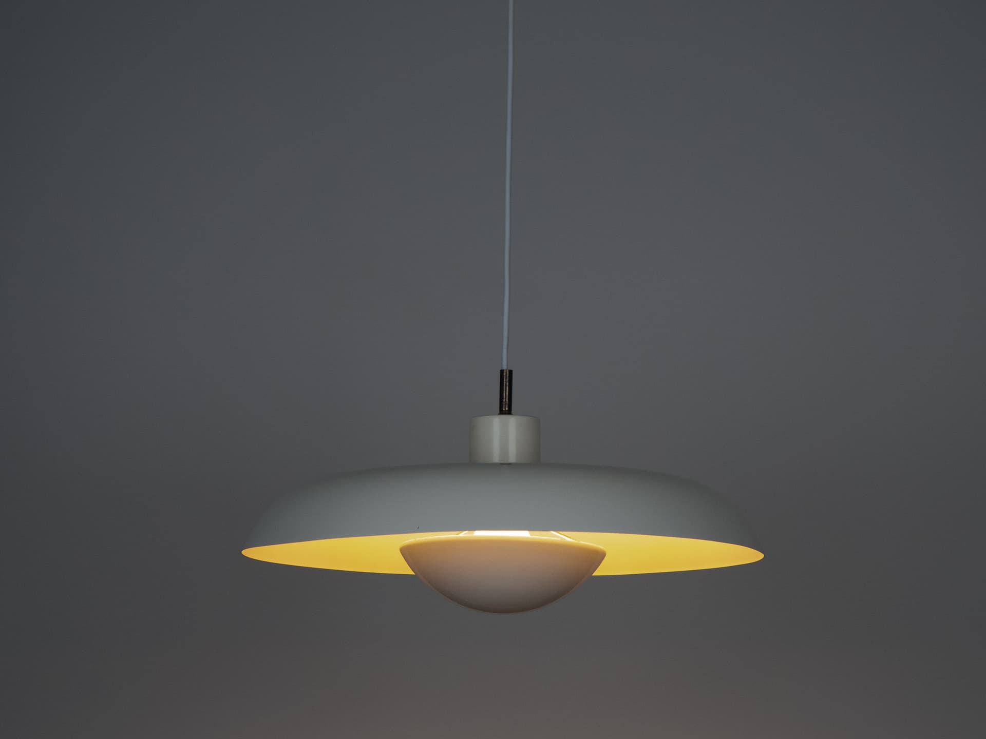 Lampa wisząca RA, biała, proj. P. Hein, Lyfa, Dania, lata 70. - 227167