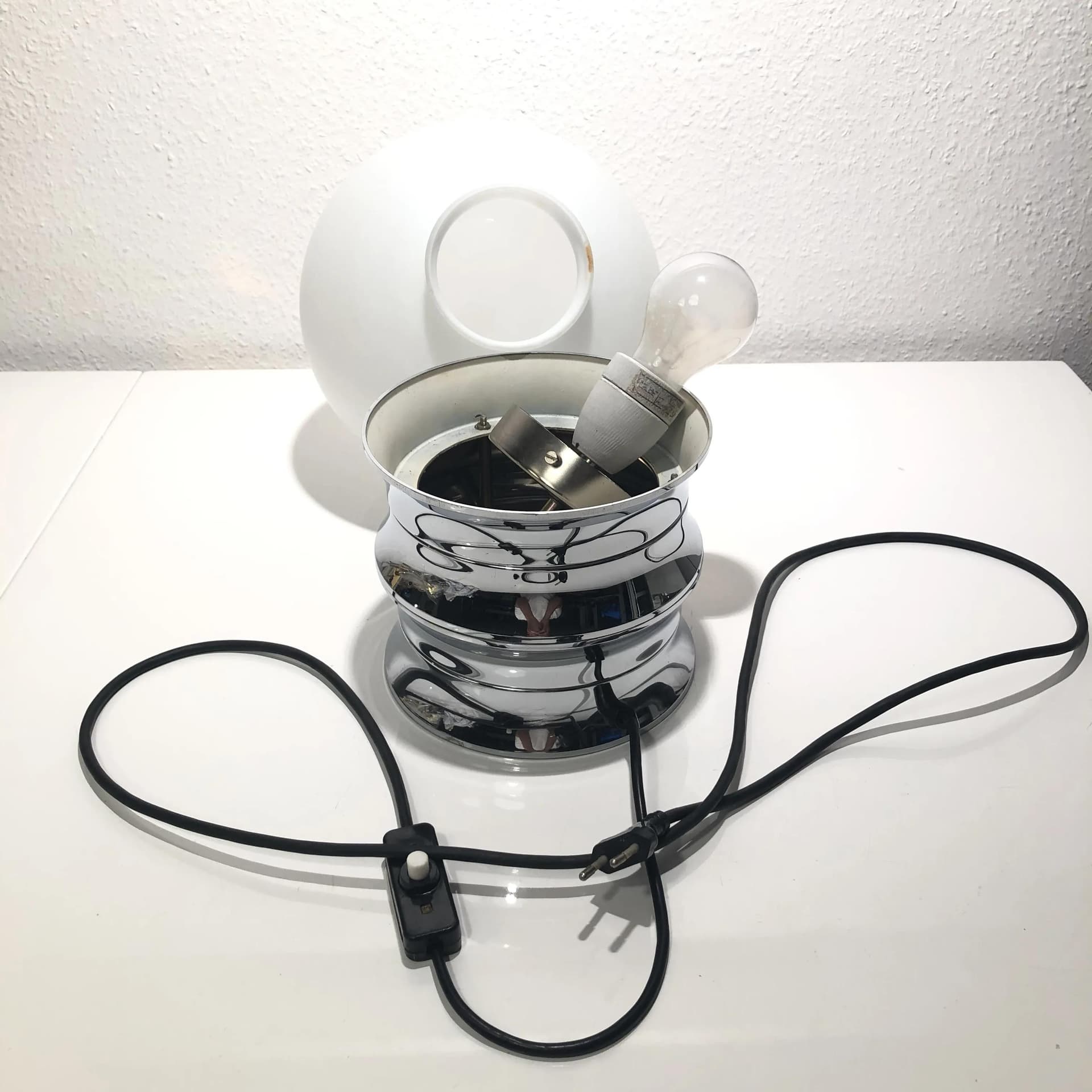 Table Lamp Space Age, white, chrome metal, AKA Electric, Germany, 1970s. - 16572