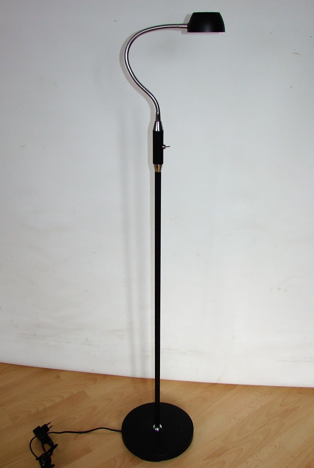 Lampa podłogowa, czarny, metal, Szwecja, lata 80. - 227603