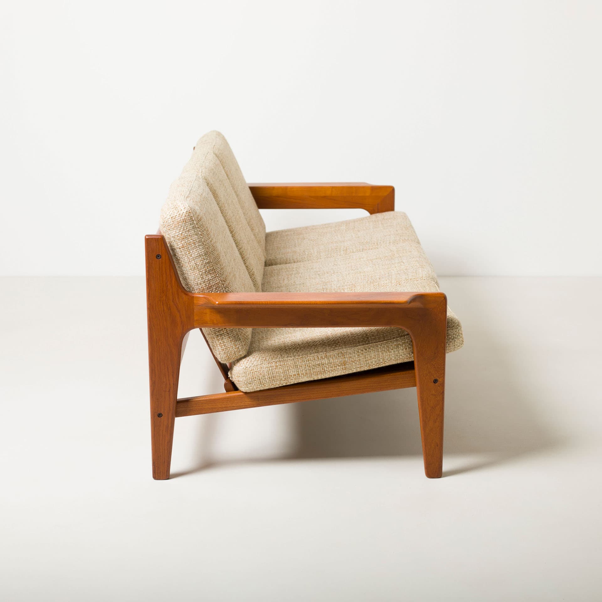 Sofa 3-osobowa, jasnobeżowa, teak, proj. A. Wahl Iversen, Komfort, Dania, lata 60. - 227688