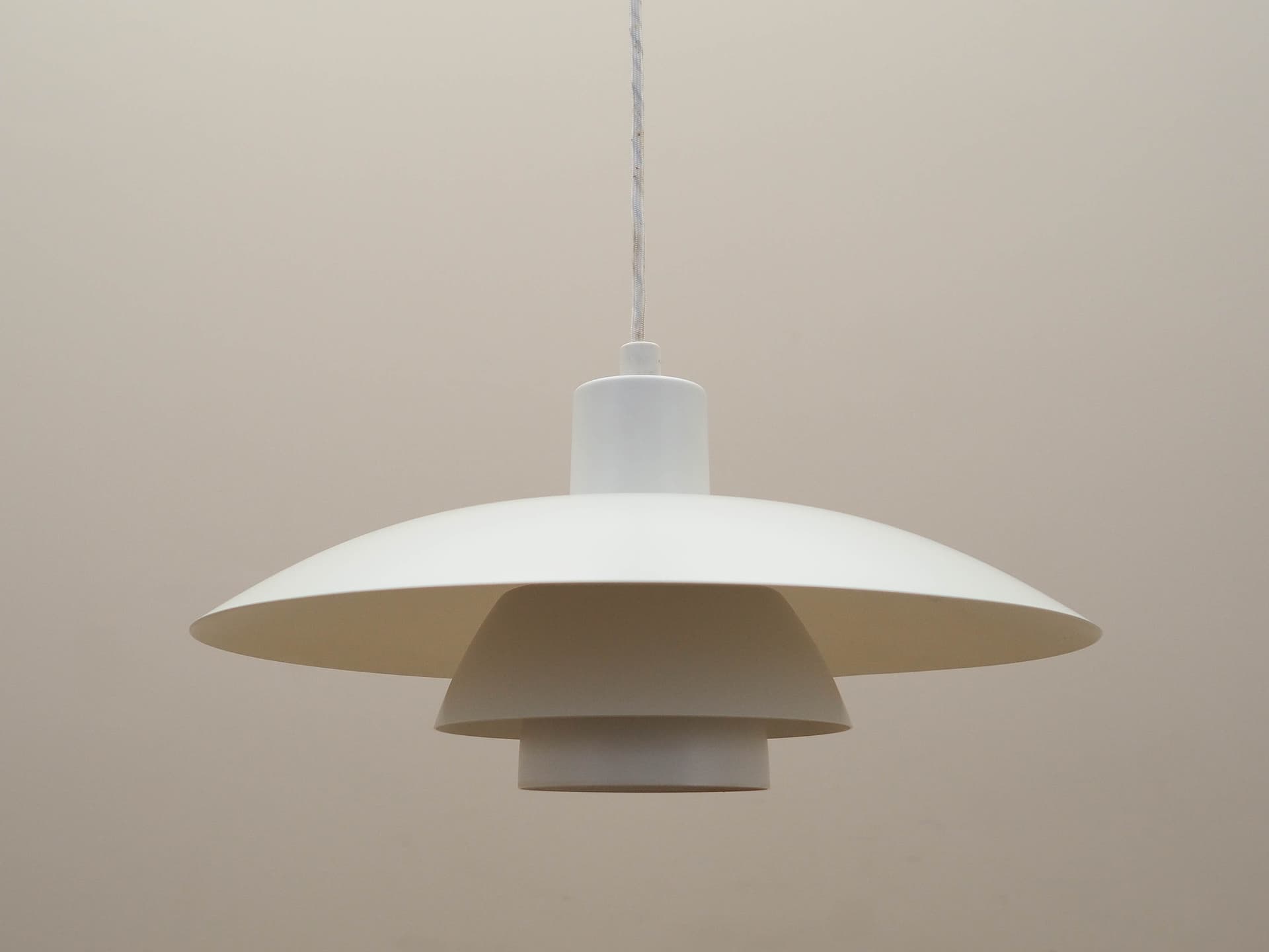 Lampa wisząca PH 4/3, biały, metal, proj. P. Henningsen, Louis Poulsen, Dania, lata 60. - 227771