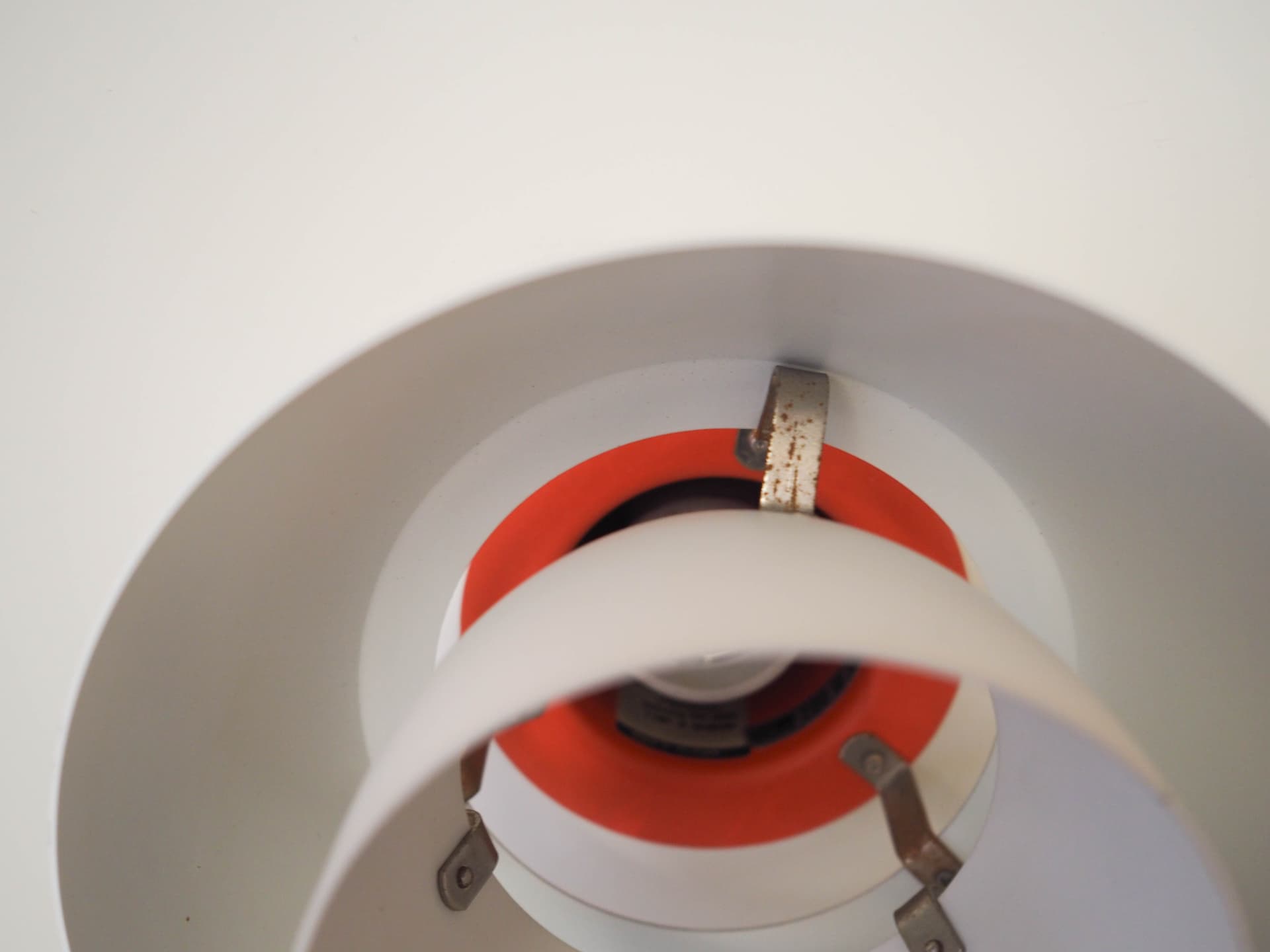 Lampa wisząca PH 4/3, biały, metal, proj. P. Henningsen, Louis Poulsen, Dania, lata 60. - 227778