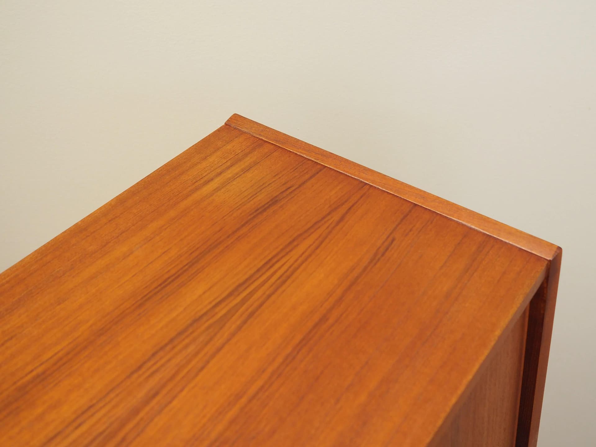 Highboard mid-century, tekowy brązowy, Dania, lata 60. - 16684