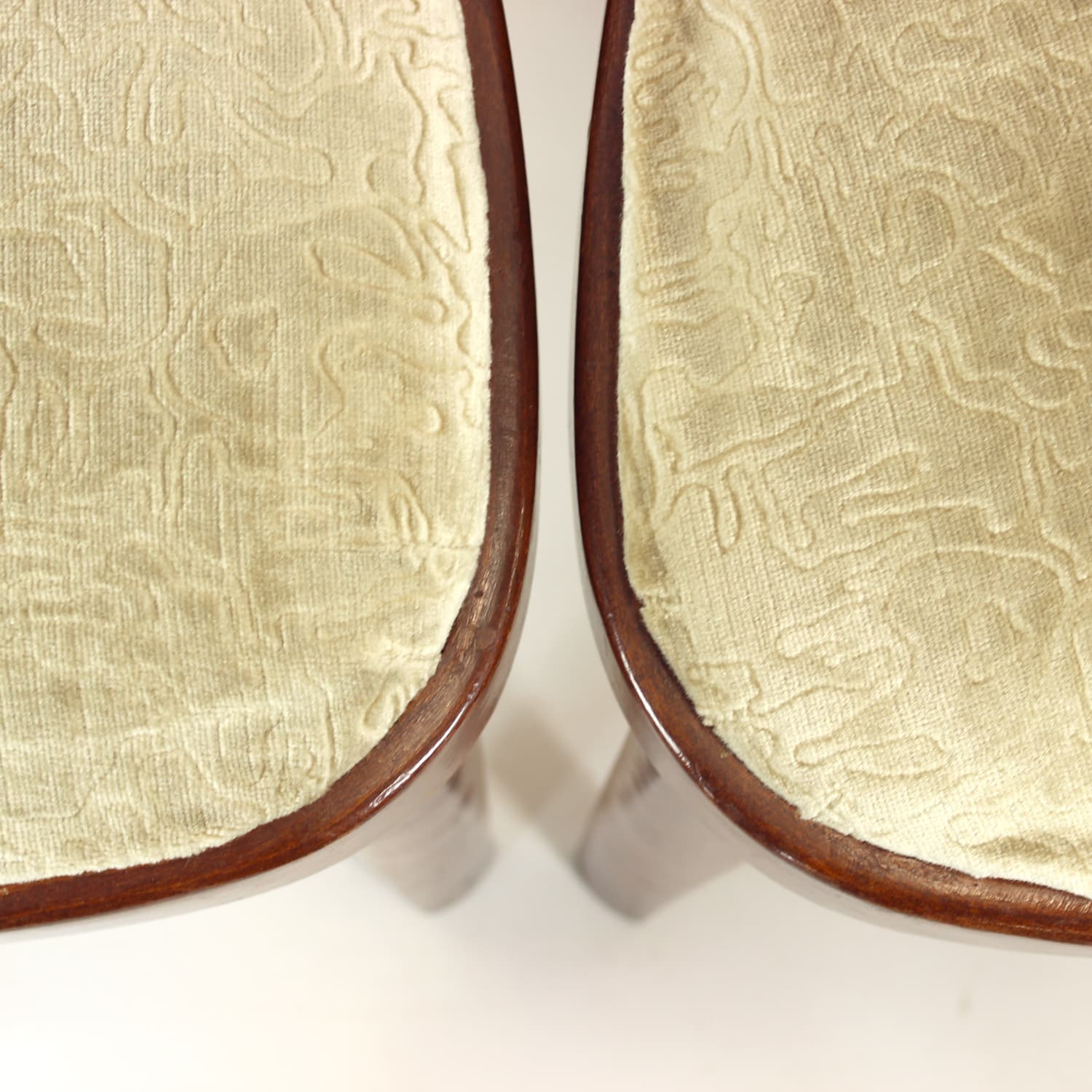 Zestaw czterech krzeseł, dąb brązowy, velvet beżowy, Tatra Nabytok, Czechosłowacja, lata 50. - 227827