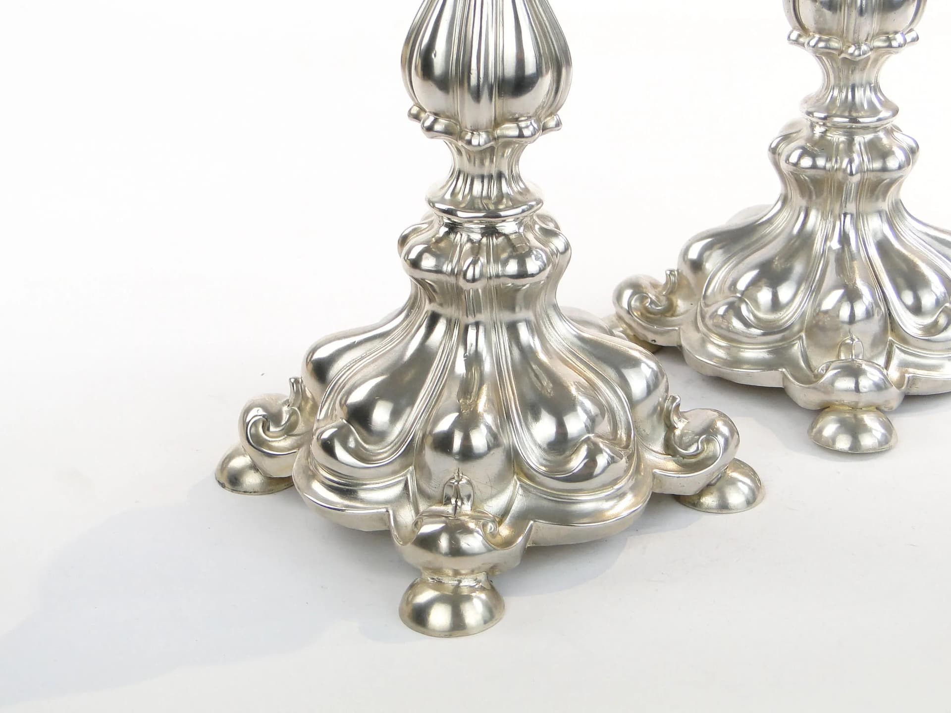 Para świeczników rococo, mosiądz platerowany srebrem, Austria, XIX w. - 16765