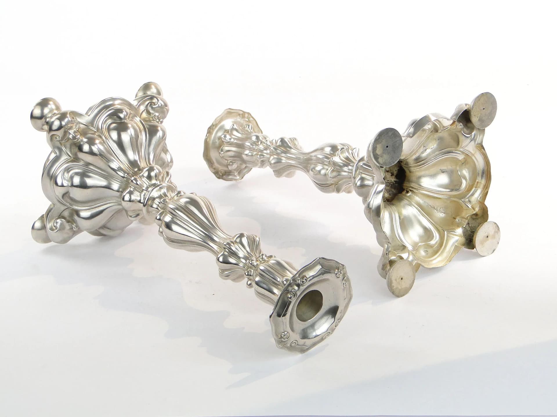 Para świeczników rococo, mosiądz platerowany srebrem, Austria, XIX w. - 16769