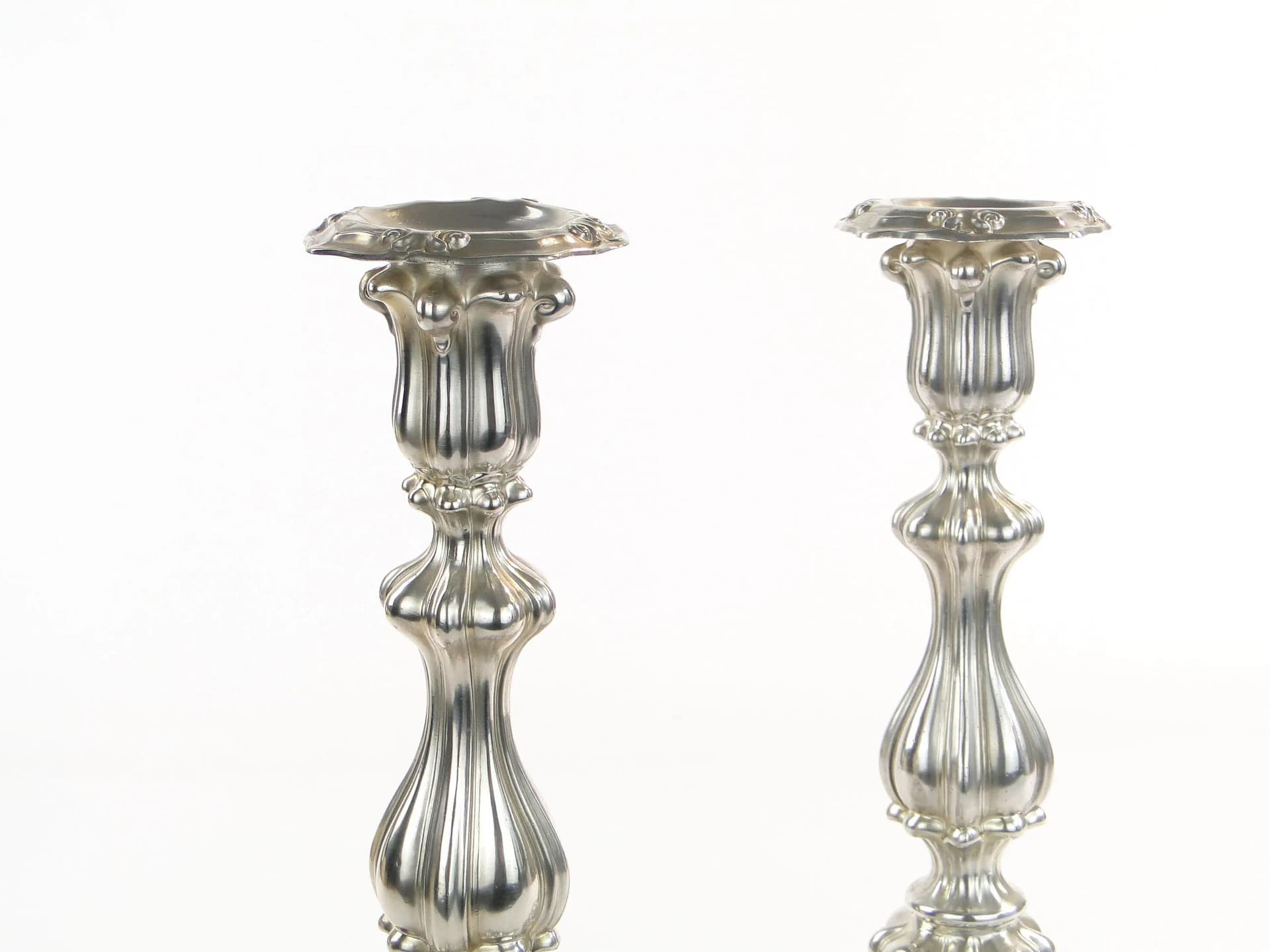 Para świeczników rococo, mosiądz platerowany srebrem, Austria, XIX w. - 16764