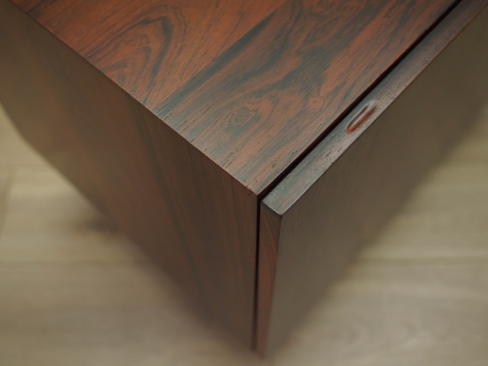 Kredens, palisander brązowy, proj. I. Kofod-Larsen, Dania, lata 70. - 227937