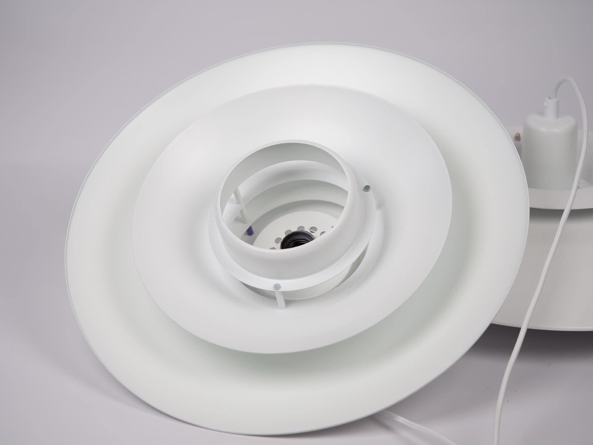 Para lamp wiszących P376, biały, aluminium, proj. J. Kastholm, P. Fabricius, Nordisk Solar, Dania, lata 80. - 228113