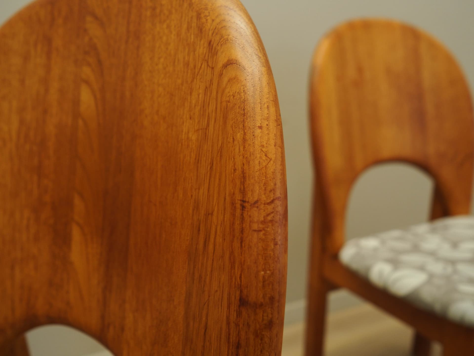 Komplet czterech krzeseł, teak brązowy, proj. N. Koefoed, Glostrup Møbelfabrik, Dania, lata 60. - 228194