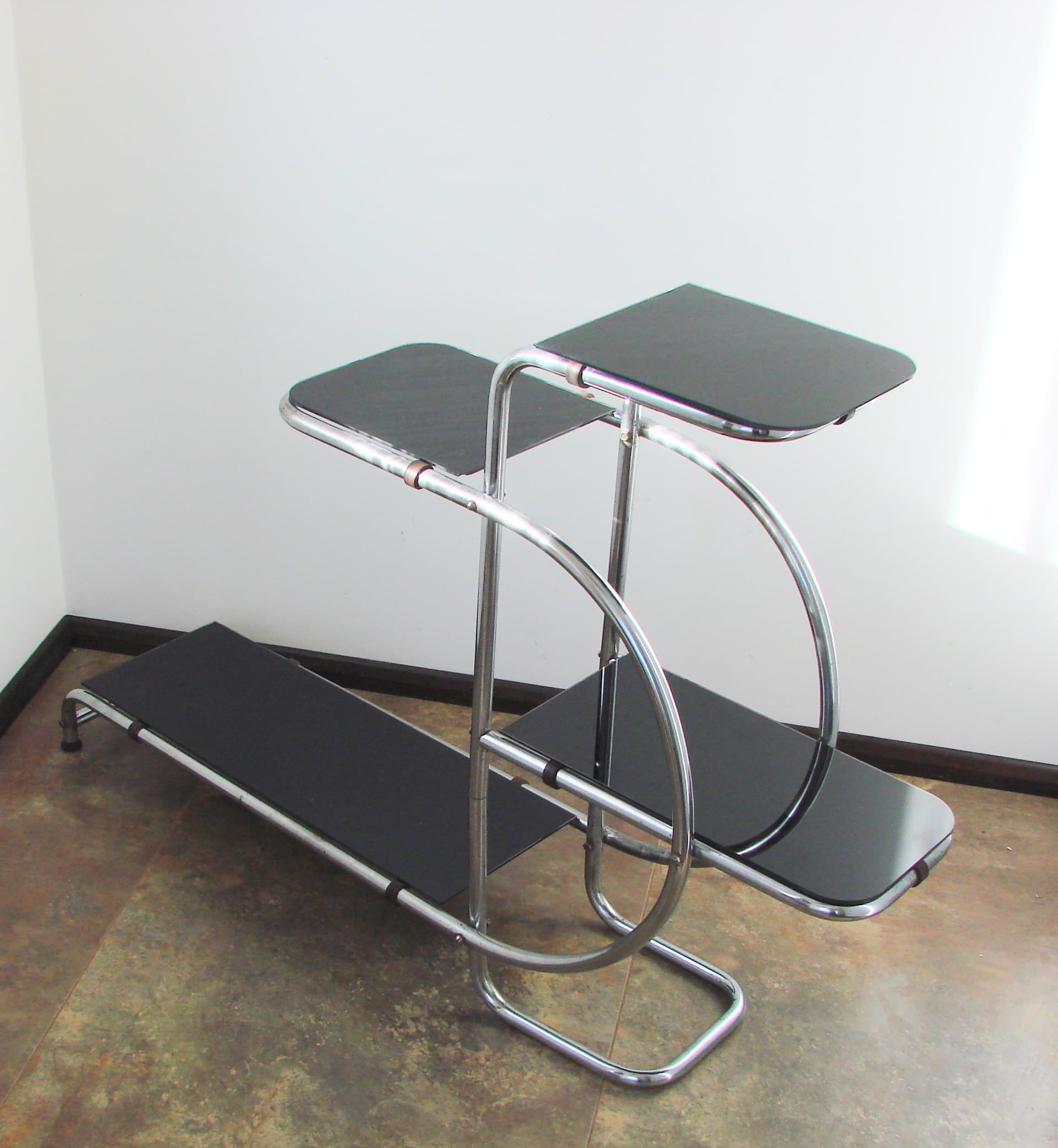 Kwietnik – etażerka, czarne szkło, chrom, proj. E. Guyot, Thonet, lata 30. - 228251