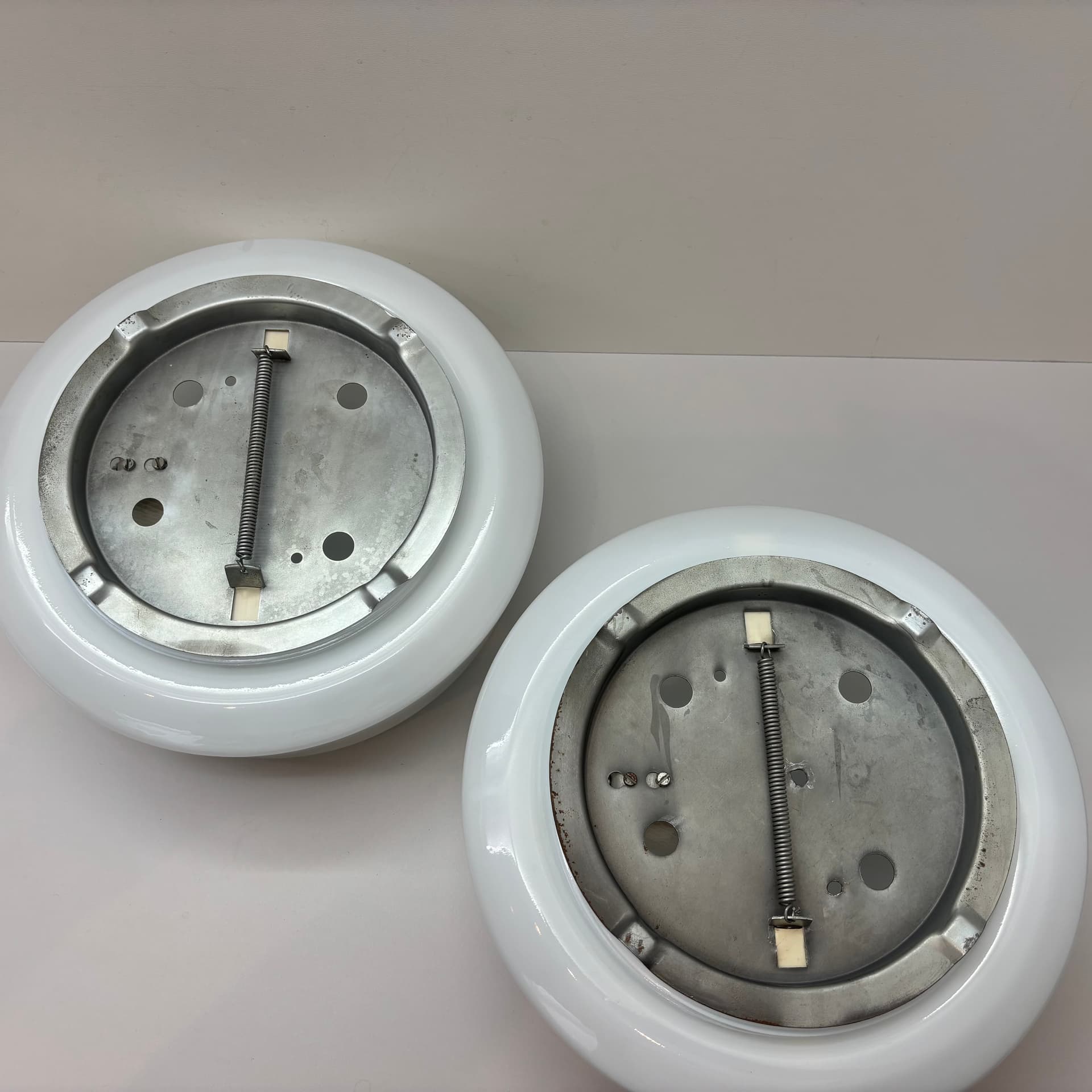 Para kinkietów Bauhaus, biały, szkło, Niemcy, lata 70. - 228520