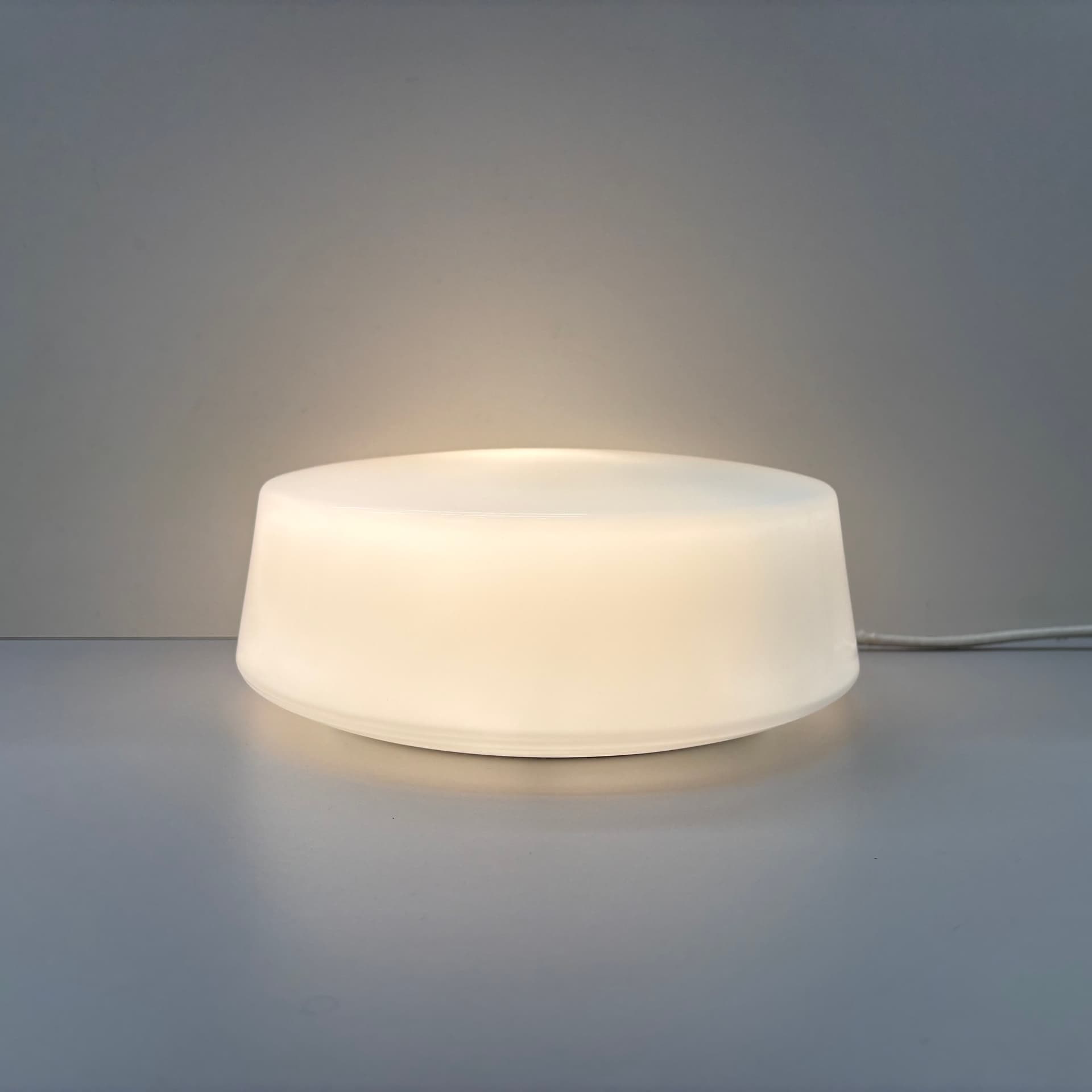 Kinkiet Bauhaus, biały, szkło, Niemcy, lata 70. - 228532