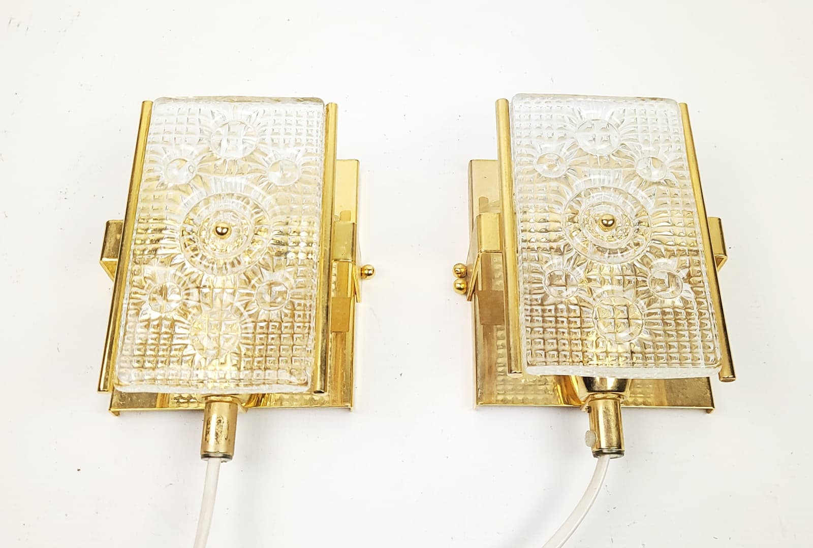 Para kinkietów MPR 90-493, szkło kryształowe przezroczyste, mosiądz złoty, proj. C. Fagerlund, Orrefors, Szwecja, lata 60. - 228549