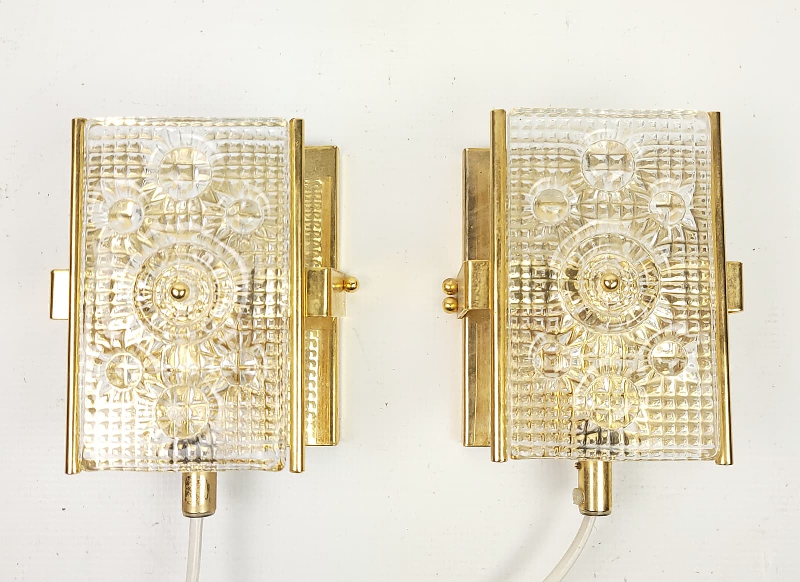 Para kinkietów MPR 90-493, szkło kryształowe przezroczyste, mosiądz złoty, proj. C. Fagerlund, Orrefors, Szwecja, lata 60. - 228554
