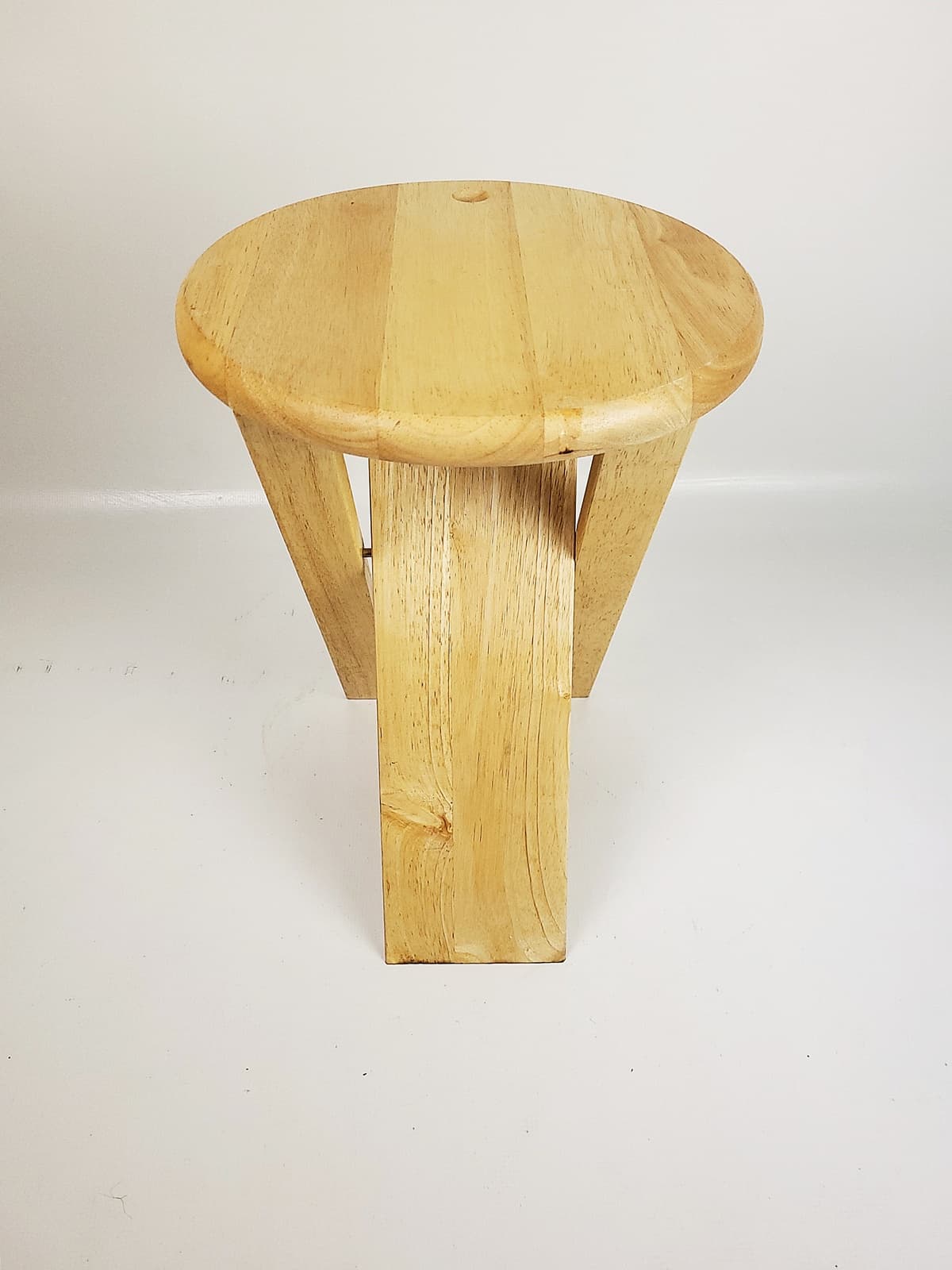 Taboret Suzy, brązowy, buk, proj. A. Reed, Wielka Brytania, lata 80. - 228586