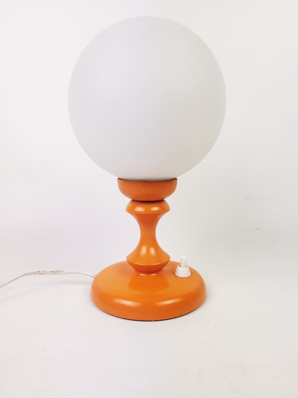 Lampka stołowa Space Age, szkło opalowe białe, plastik pomarańczowy, lata 70. - 228641
