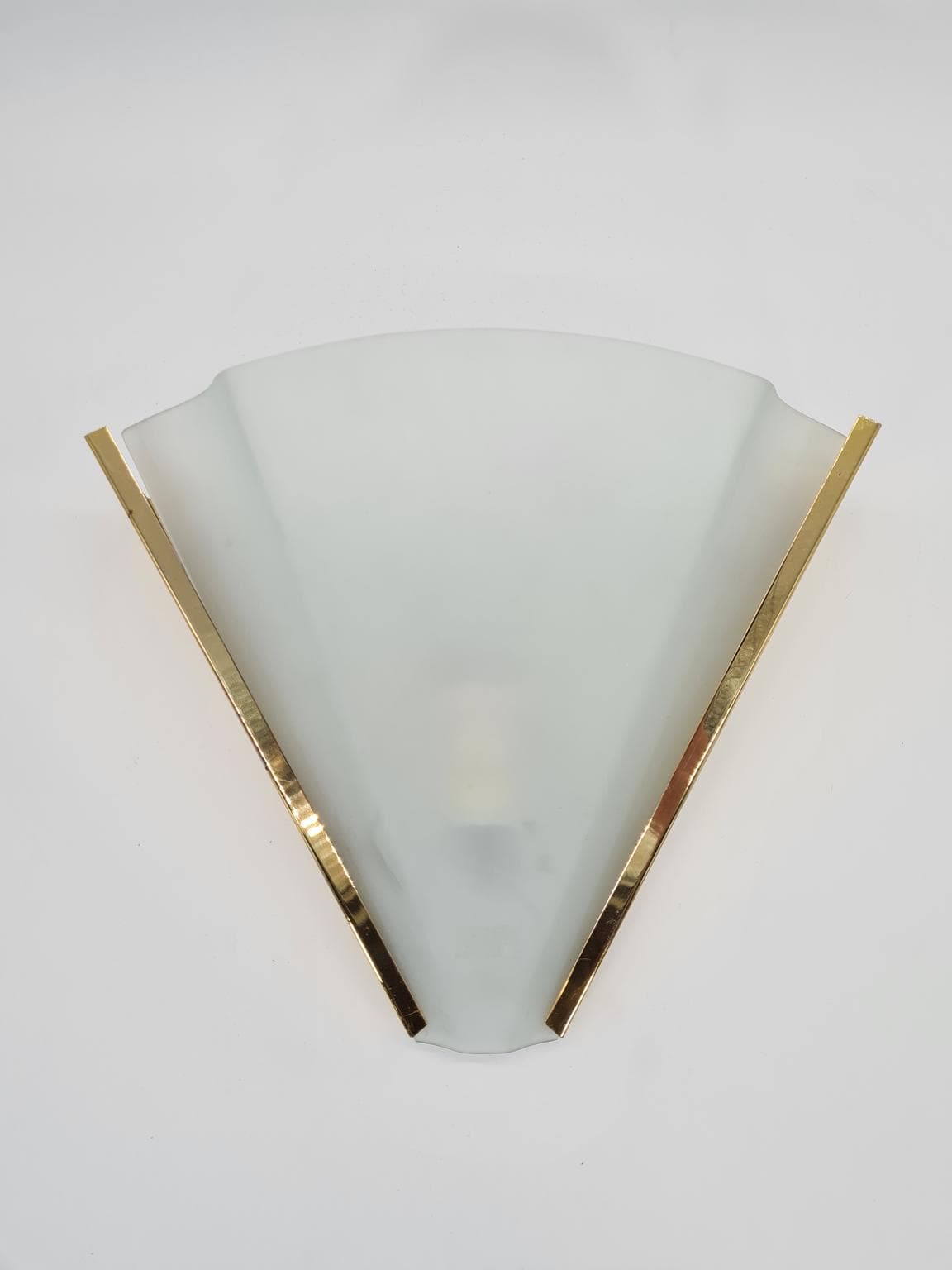 Lampa ścienna, matowe szkło białe, mosiądz, Errebi Luce, Włochy, lata 80. - 228709