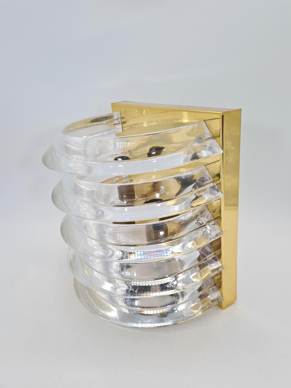 Kinkiet Prometeusz, mosiądz złoty, akryl transparentny, Prometeusz, Polska, lata 80. - 228721