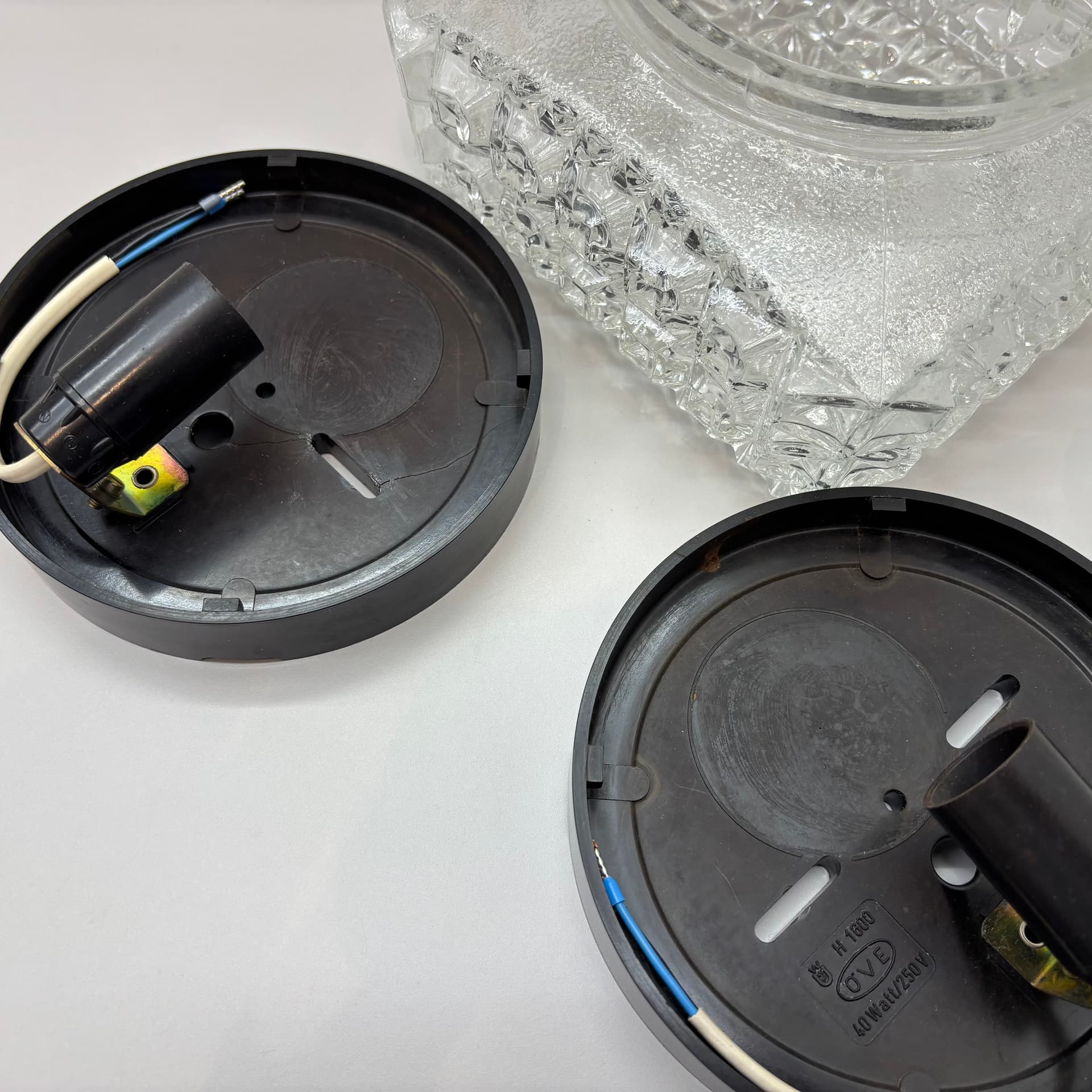 Para kinkietów, szkło transparentne, bakelit czarny, Austria, lata 70. - 228822