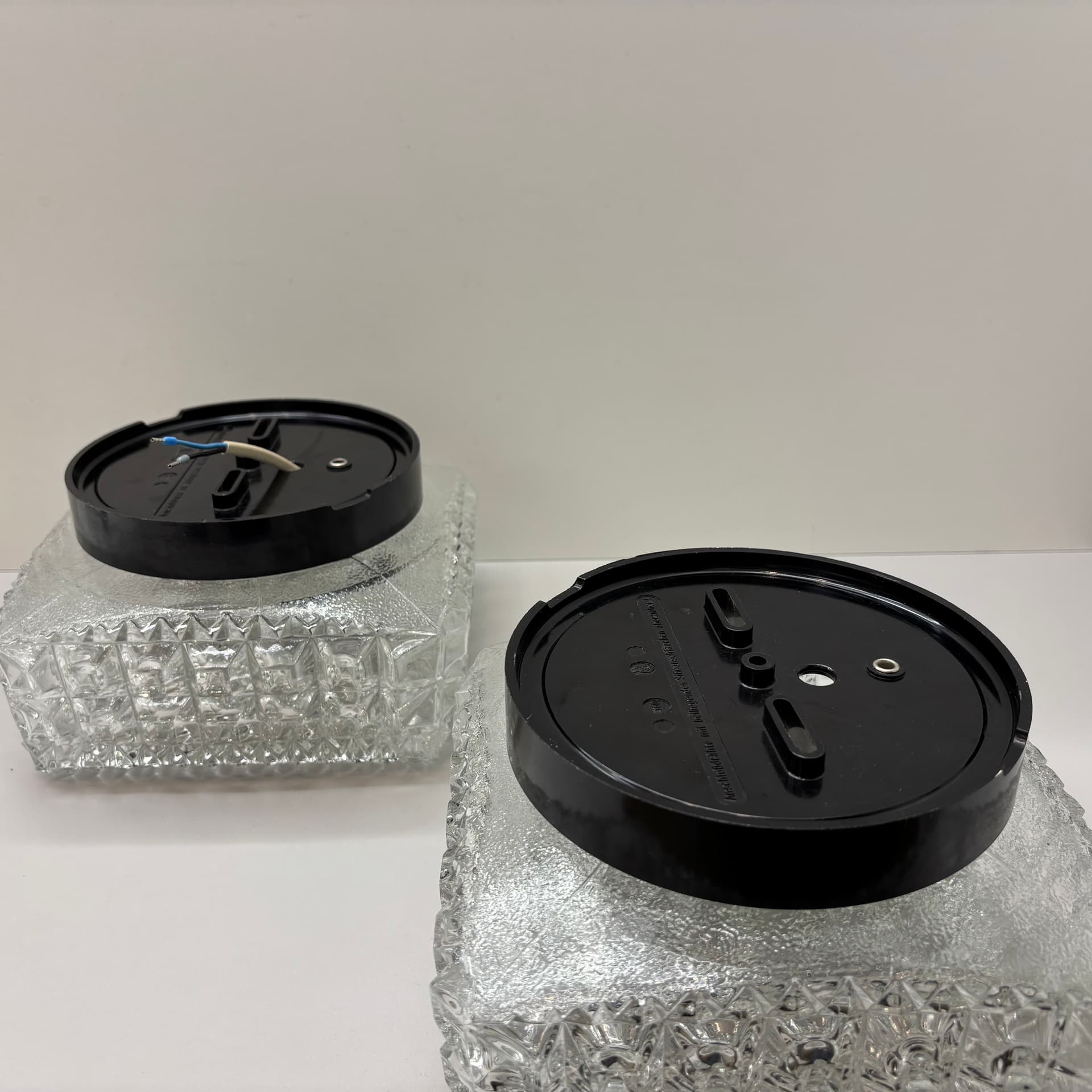 Para kinkietów, szkło transparentne, bakelit czarny, Austria, lata 70. - 228813