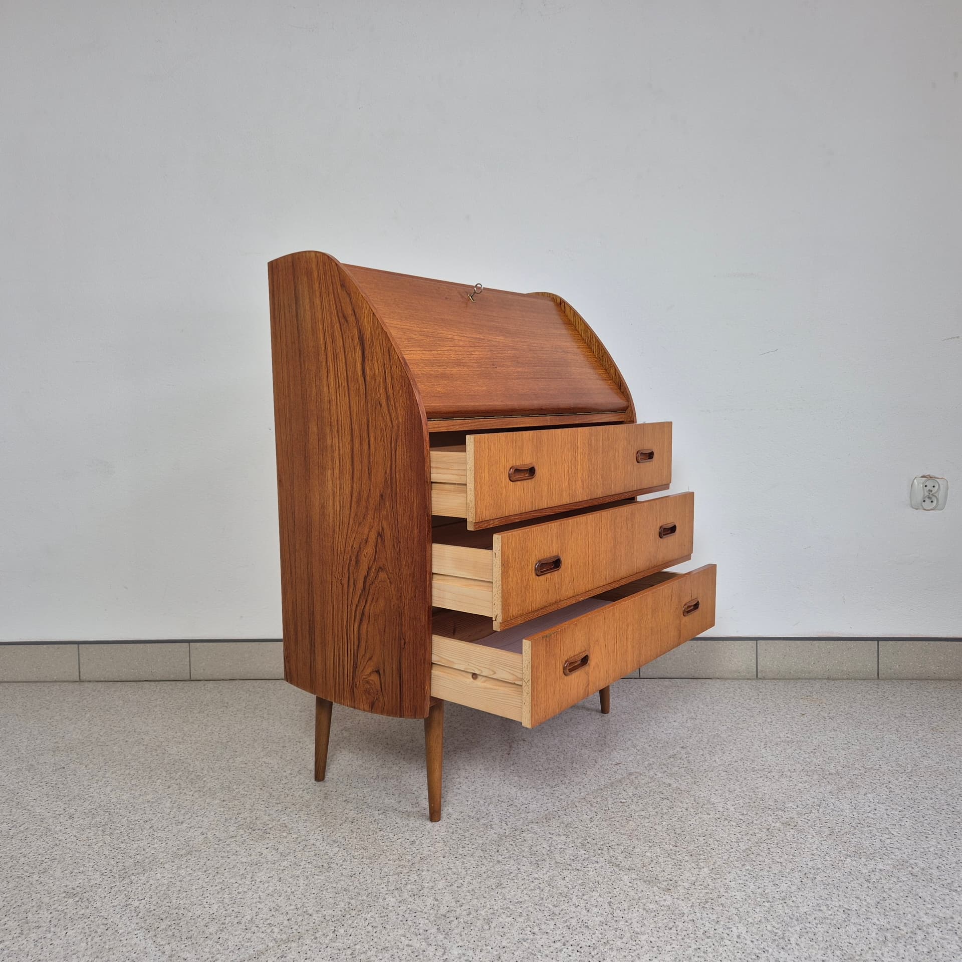 Sekretarzyk, teak brązowy, Norwegia, lata 60. - 228928