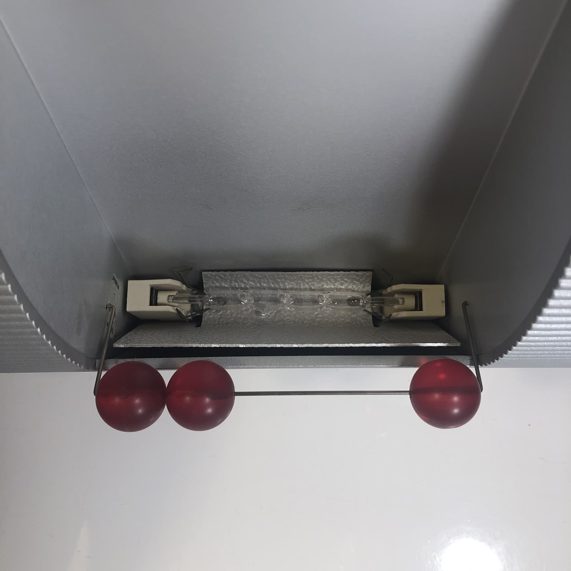 Para kinkietów, srebrny, aluminium, proj. J. Medebach, Belux, Szwajcaria, lata 90. - 16853