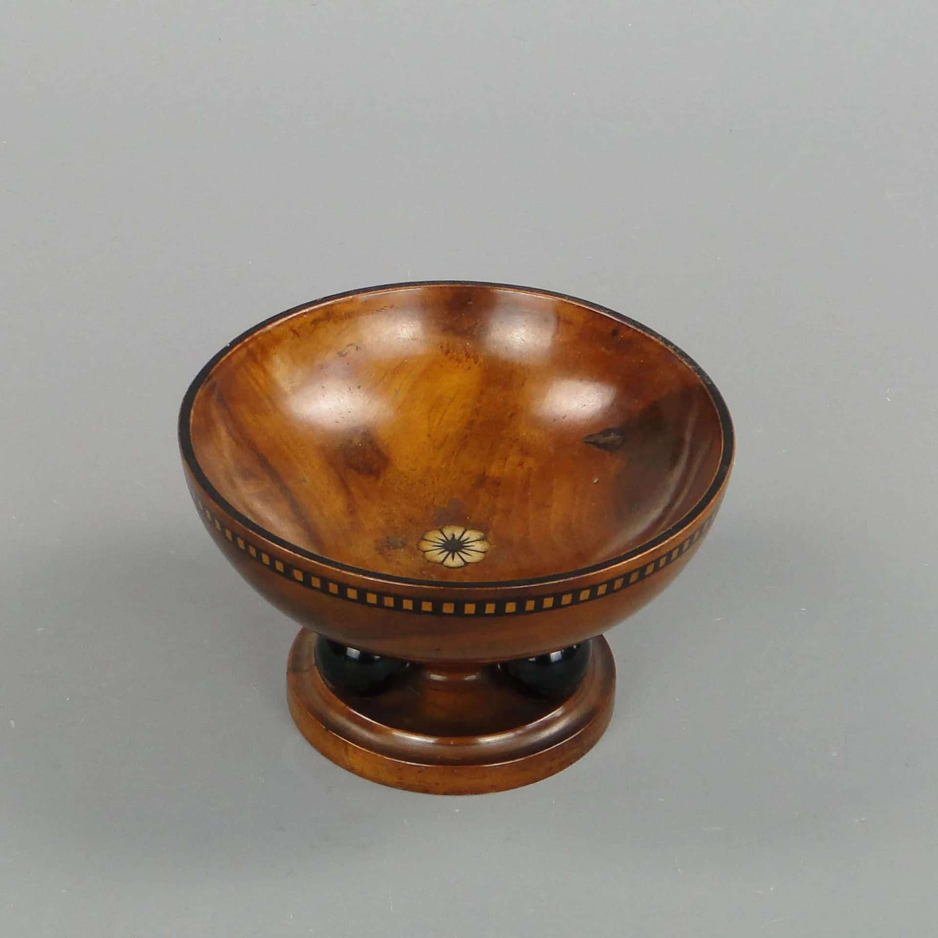 Biedermeier tazza, walnut brown, Austria, 19th c. - 16945