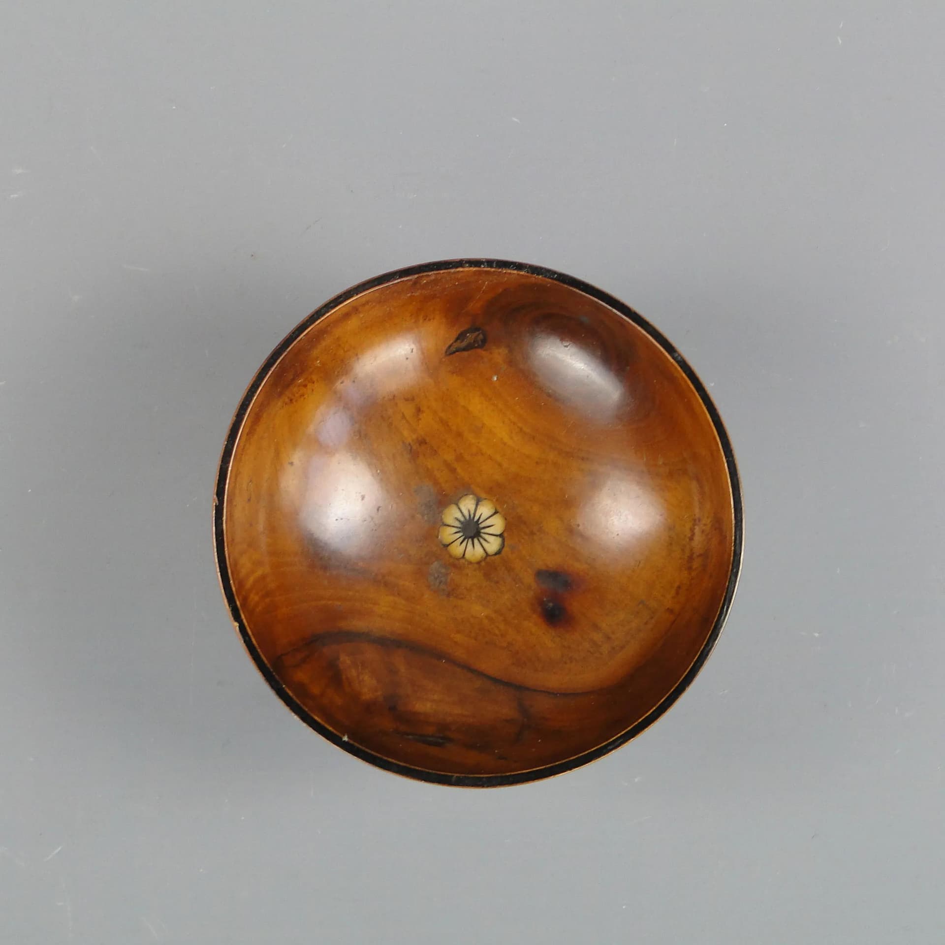 Biedermeier tazza, walnut brown, Austria, 19th c. - 16948