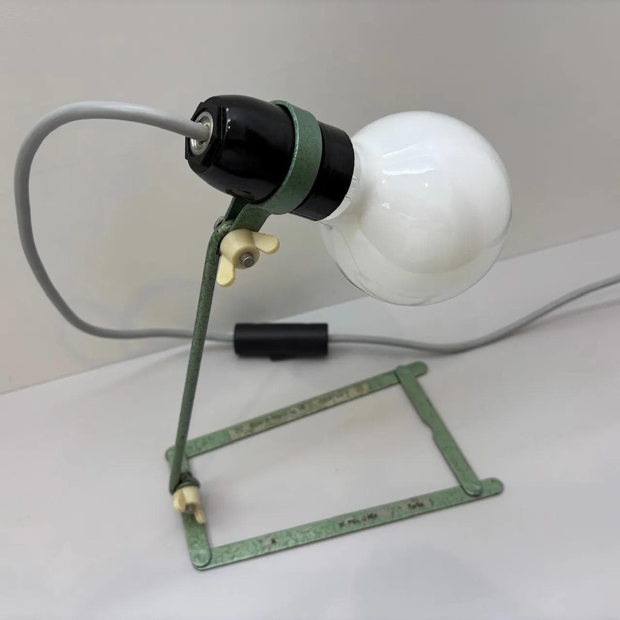 Desk Lamp Berlin Haltegerät 510, green metal, black Bakelite, Germany, 1960s - 16814
