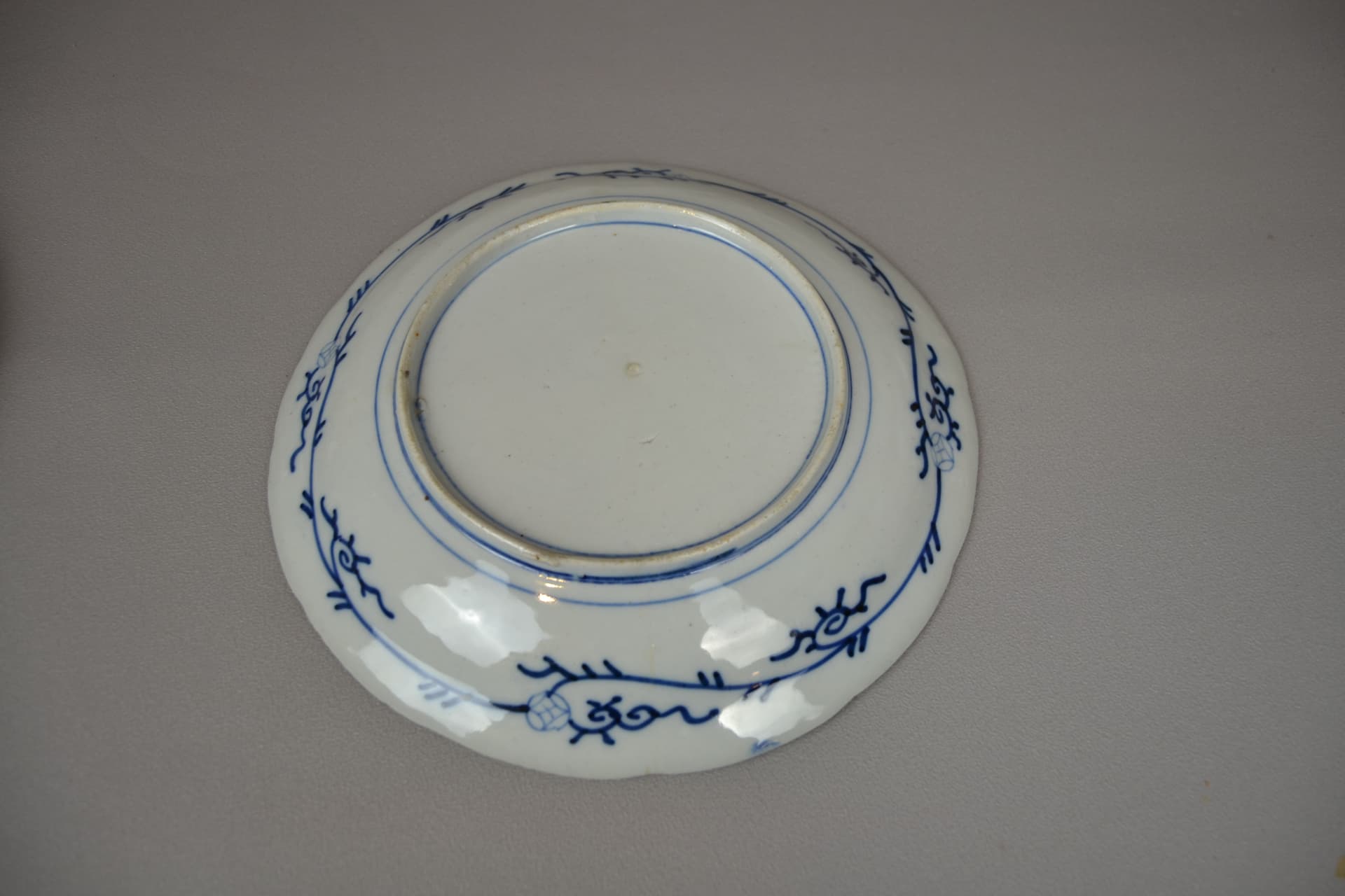 Set of Imari plates, multicolor porcelain, Japan, 19th c. - 1690